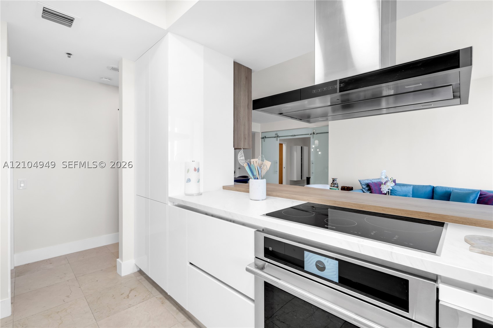 808 Brickell Key Dr #1006, Miami FL 33131