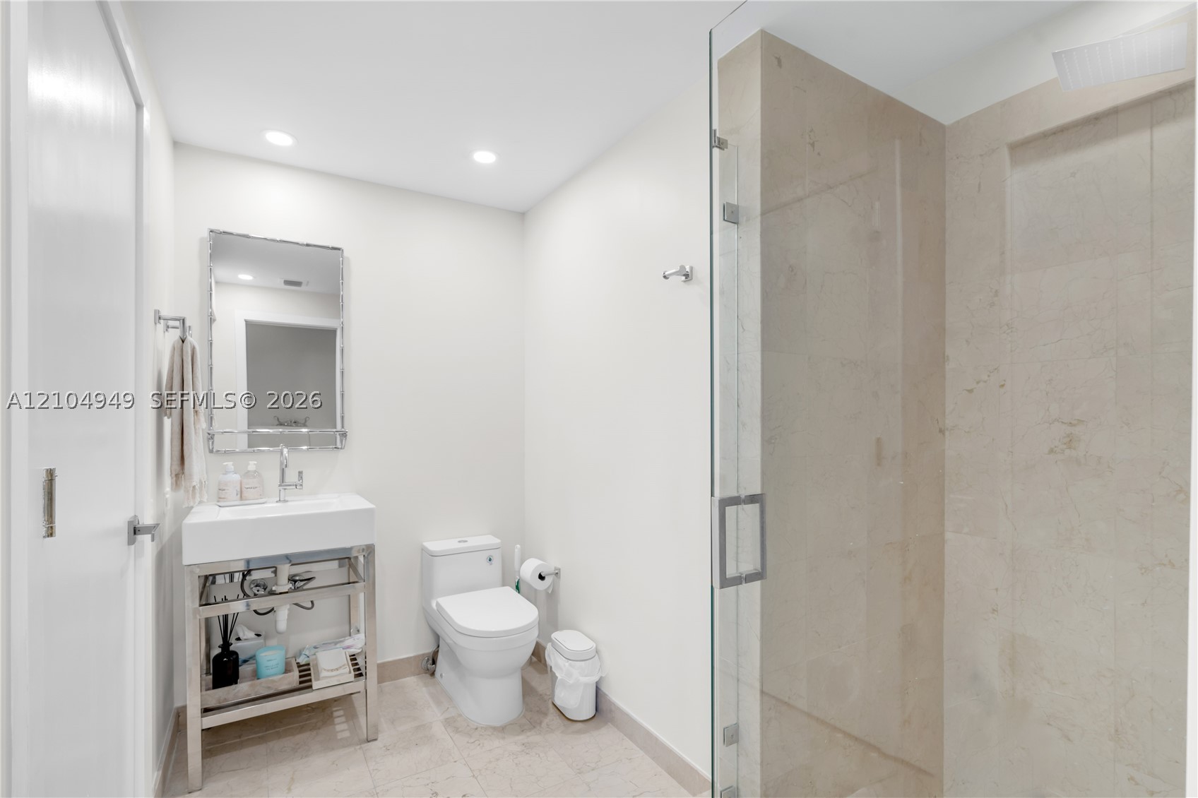 808 Brickell Key Dr #1006, Miami FL 33131