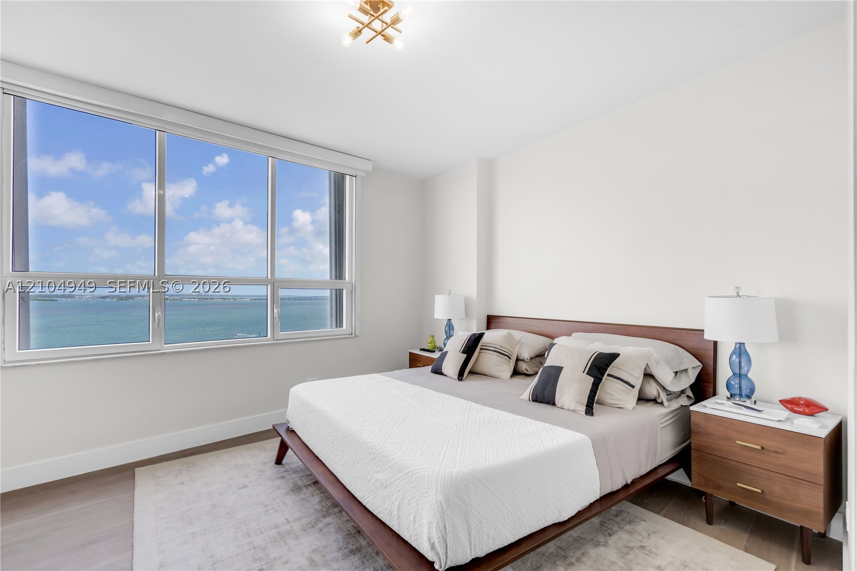 808 Brickell Key Dr #1006, Miami FL 33131