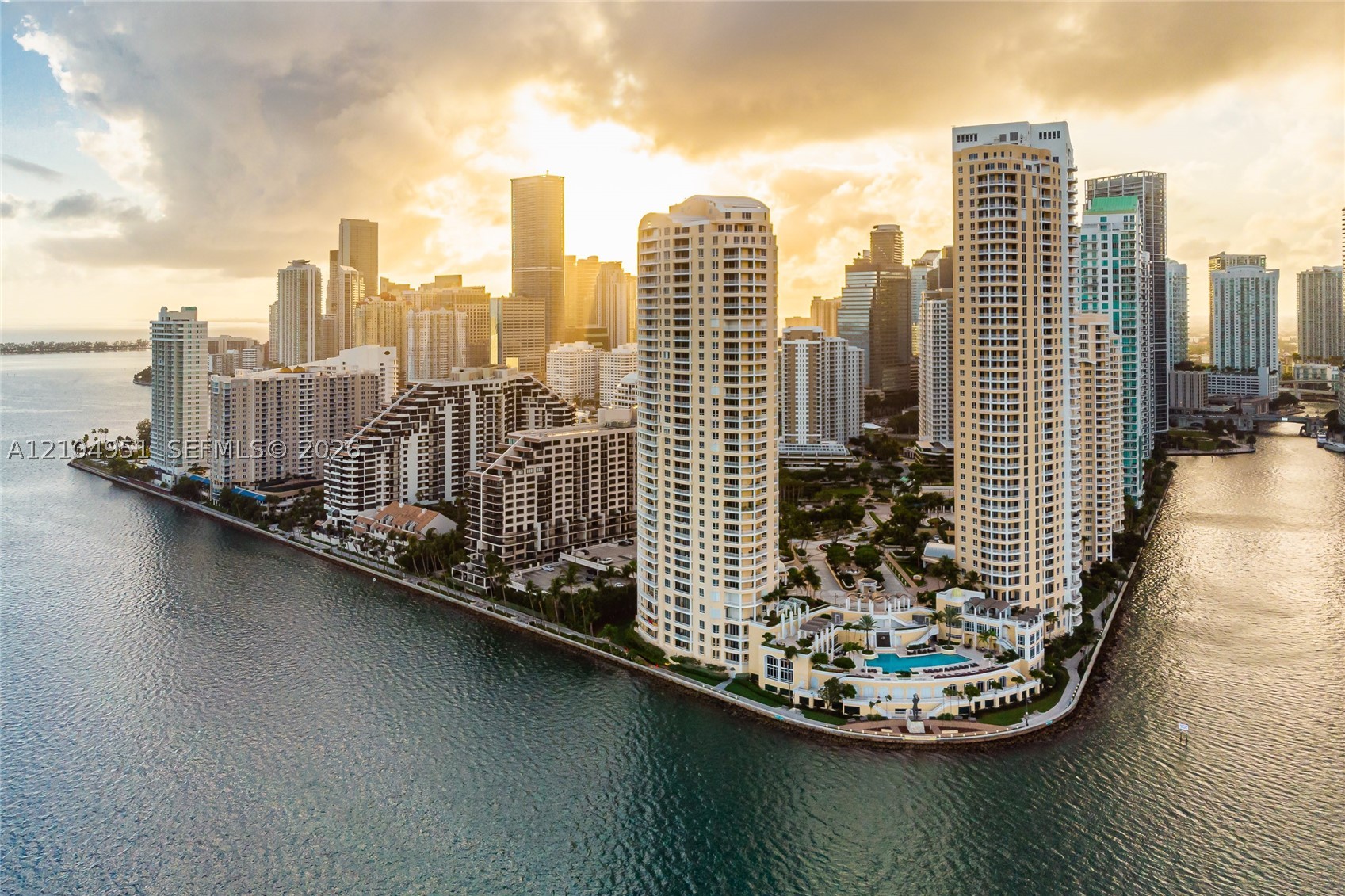 808 Brickell Key Dr #1006, Miami FL 33131