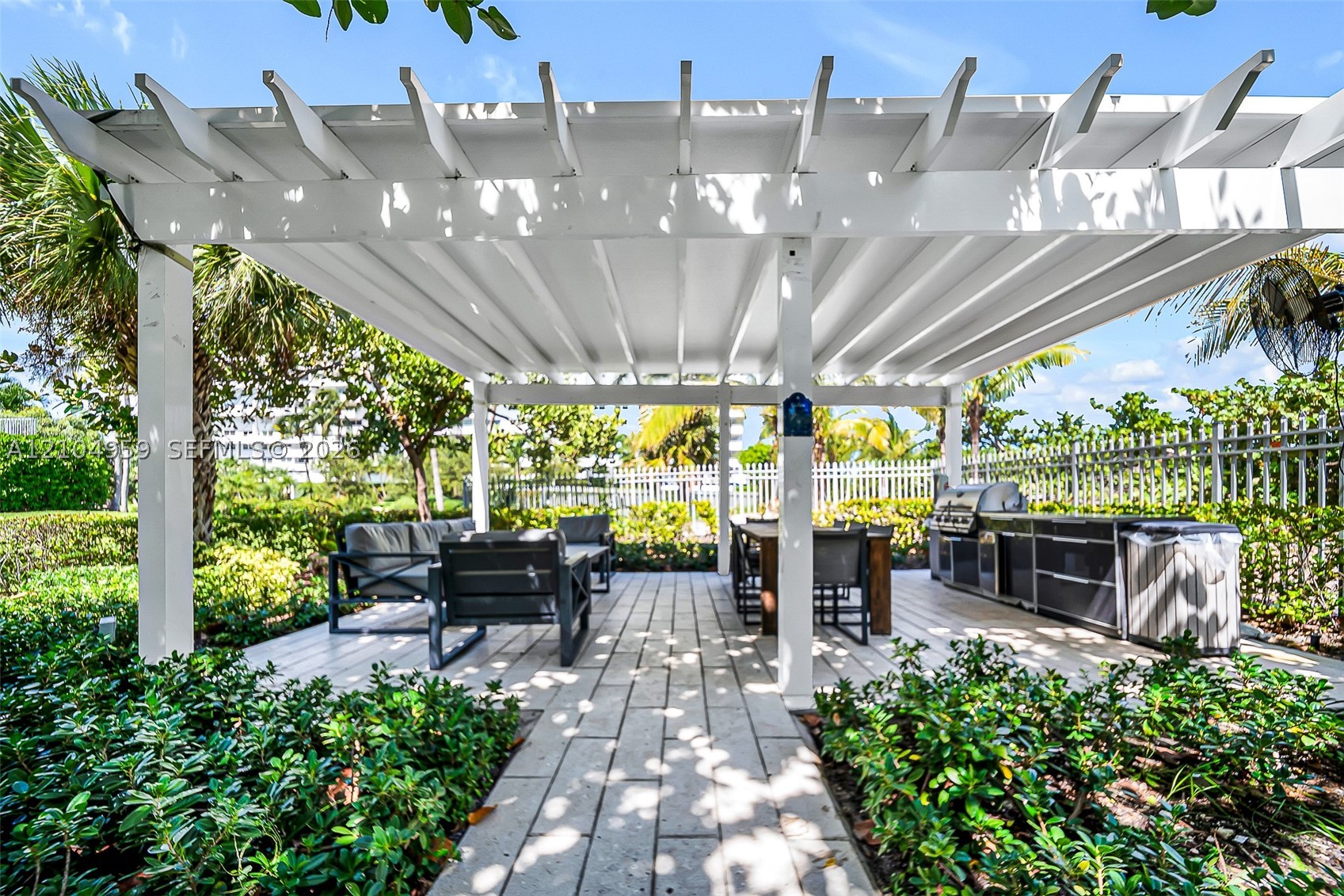 199 Ocean Lane Dr #305, Key Biscayne FL 33149
