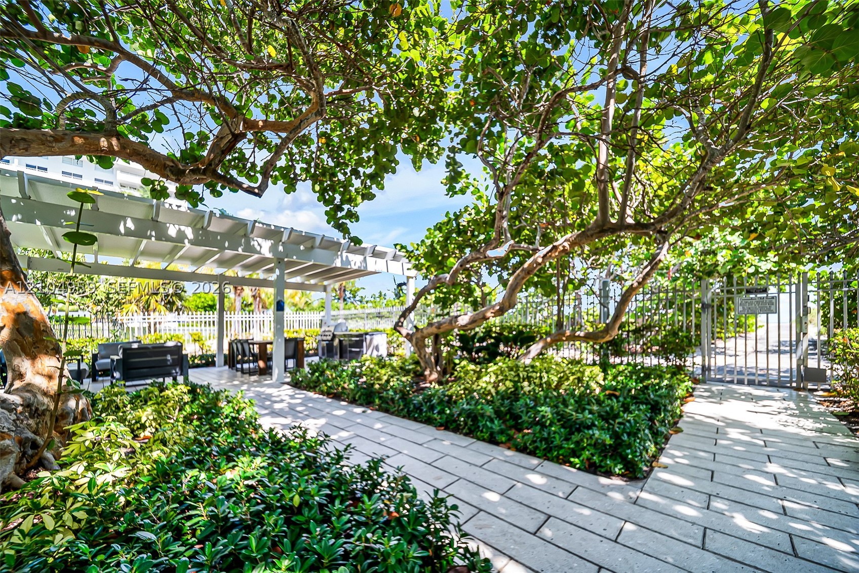 199 Ocean Lane Dr #305, Key Biscayne FL 33149