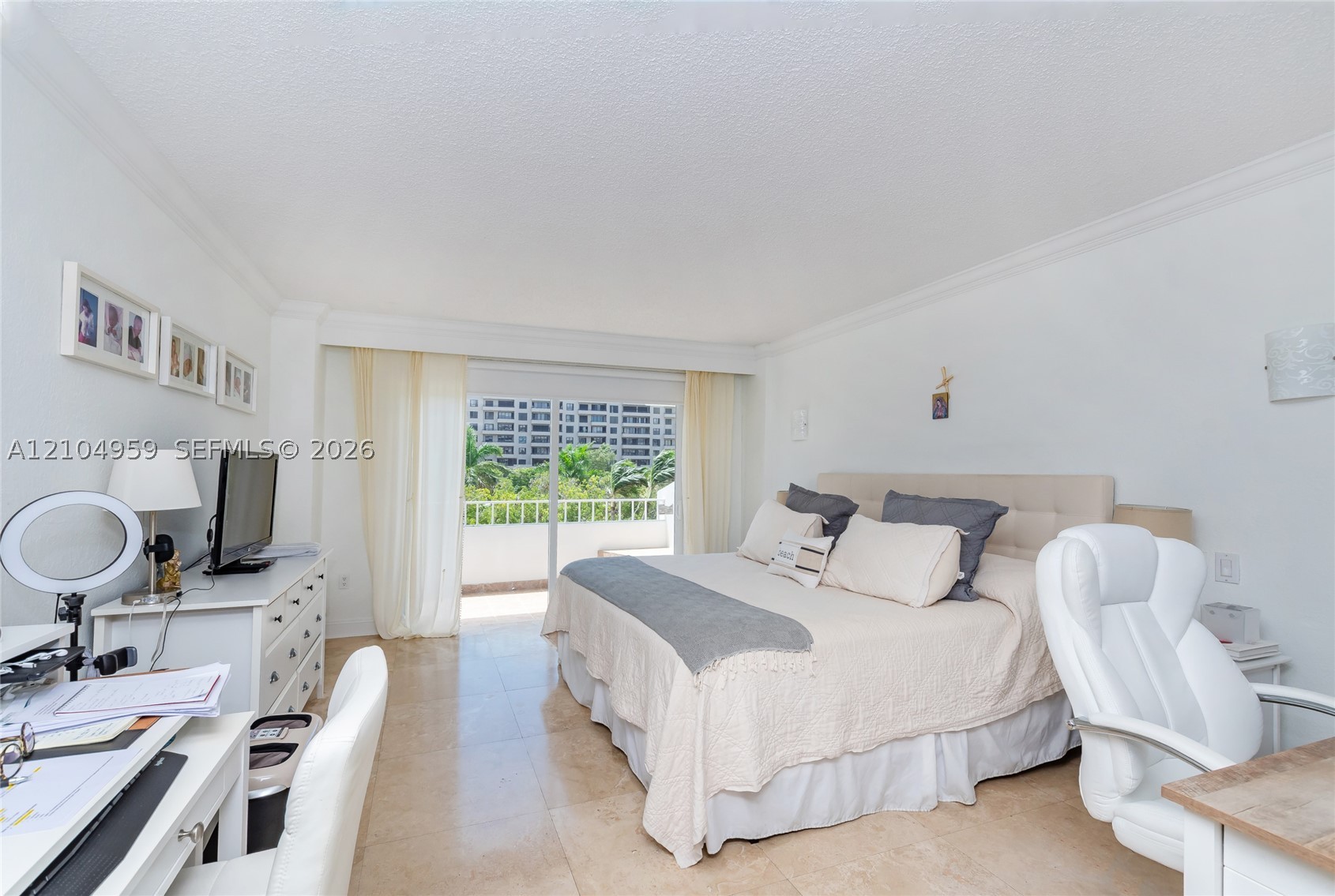 199 Ocean Lane Dr #305, Key Biscayne FL 33149
