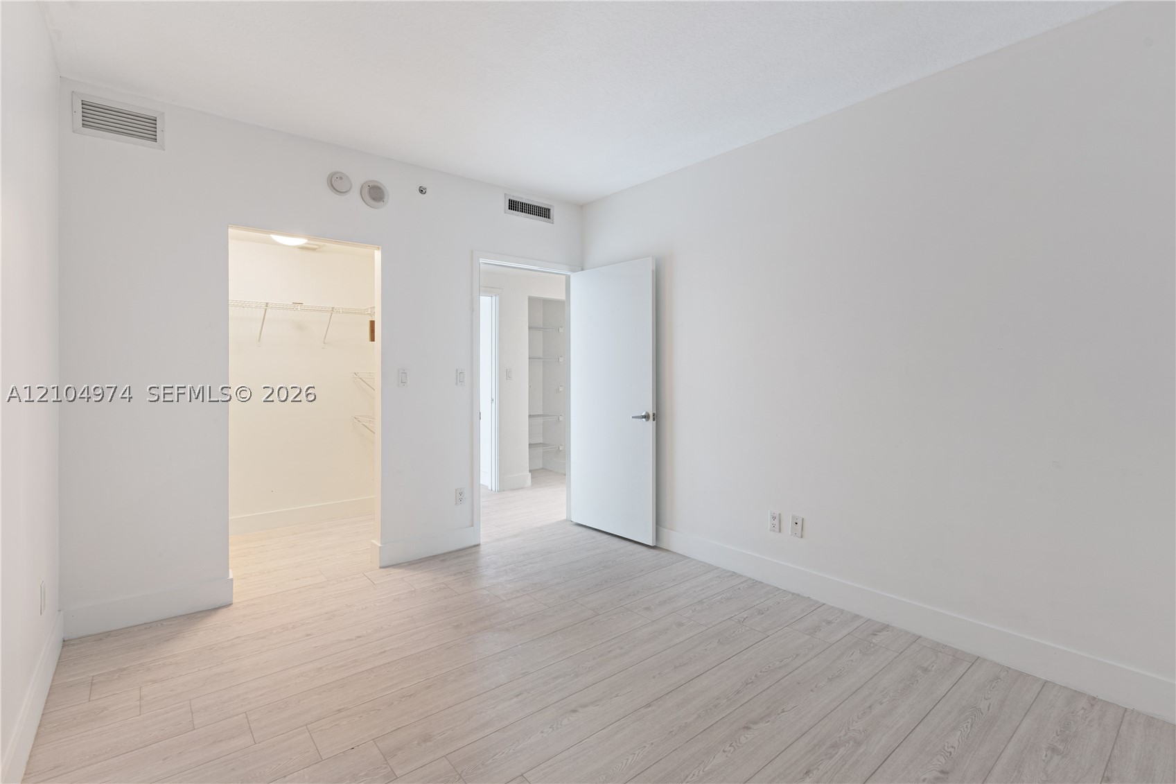 335 S Biscayne Blvd #412, Miami FL 33131