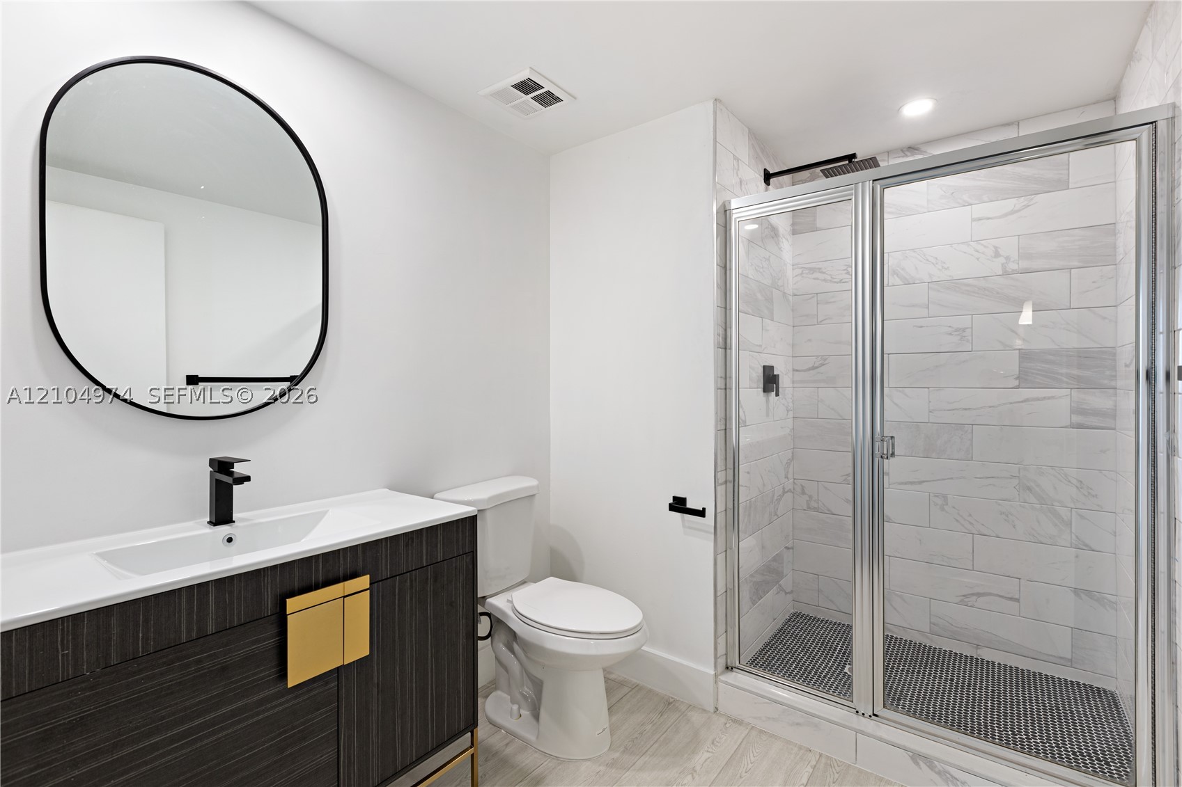335 S Biscayne Blvd #412, Miami FL 33131