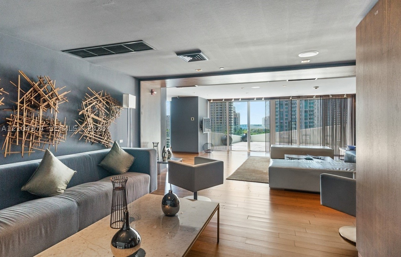 335 S Biscayne Blvd #412, Miami FL 33131