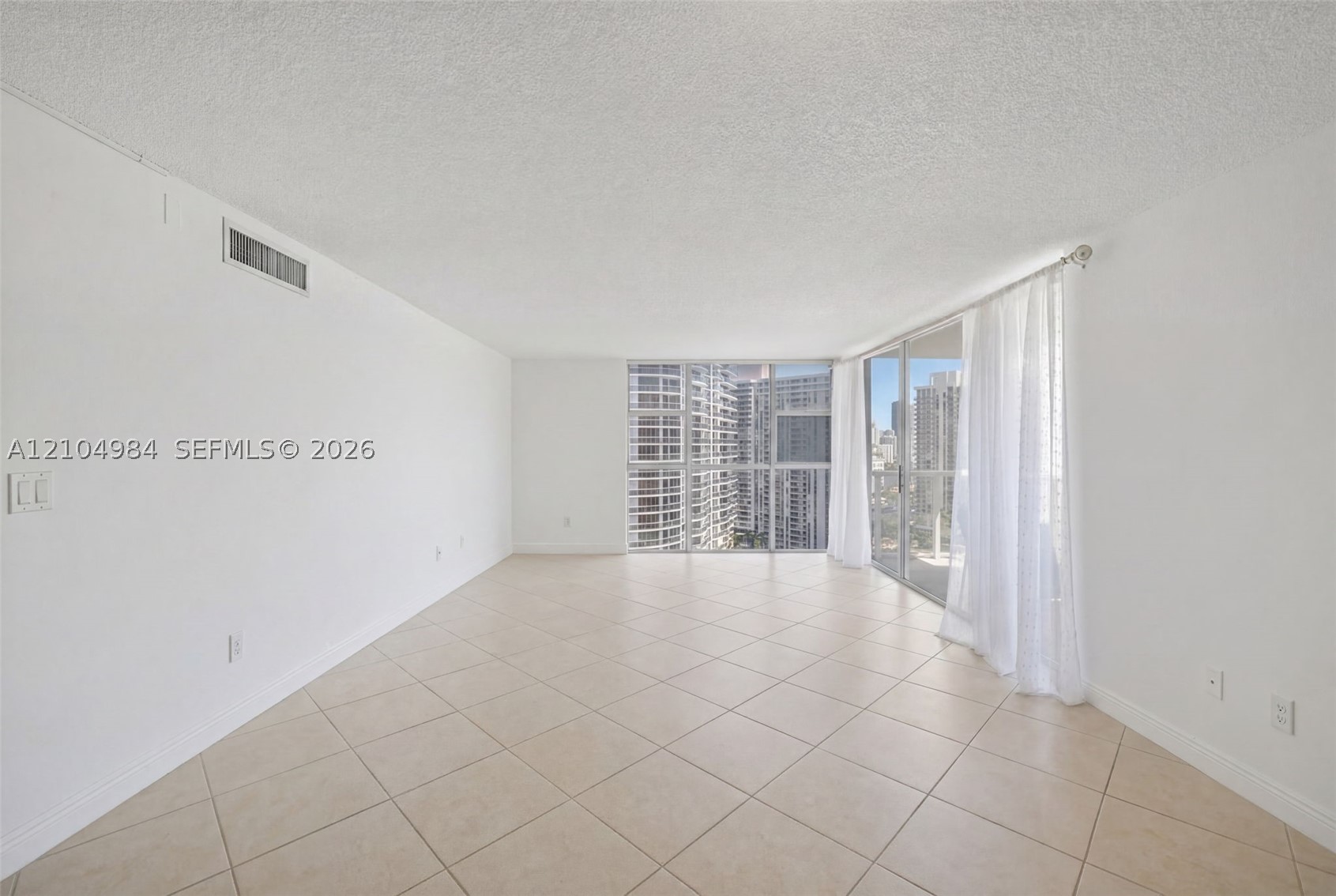 3731 N Country Club Dr #2023, Aventura FL 33180