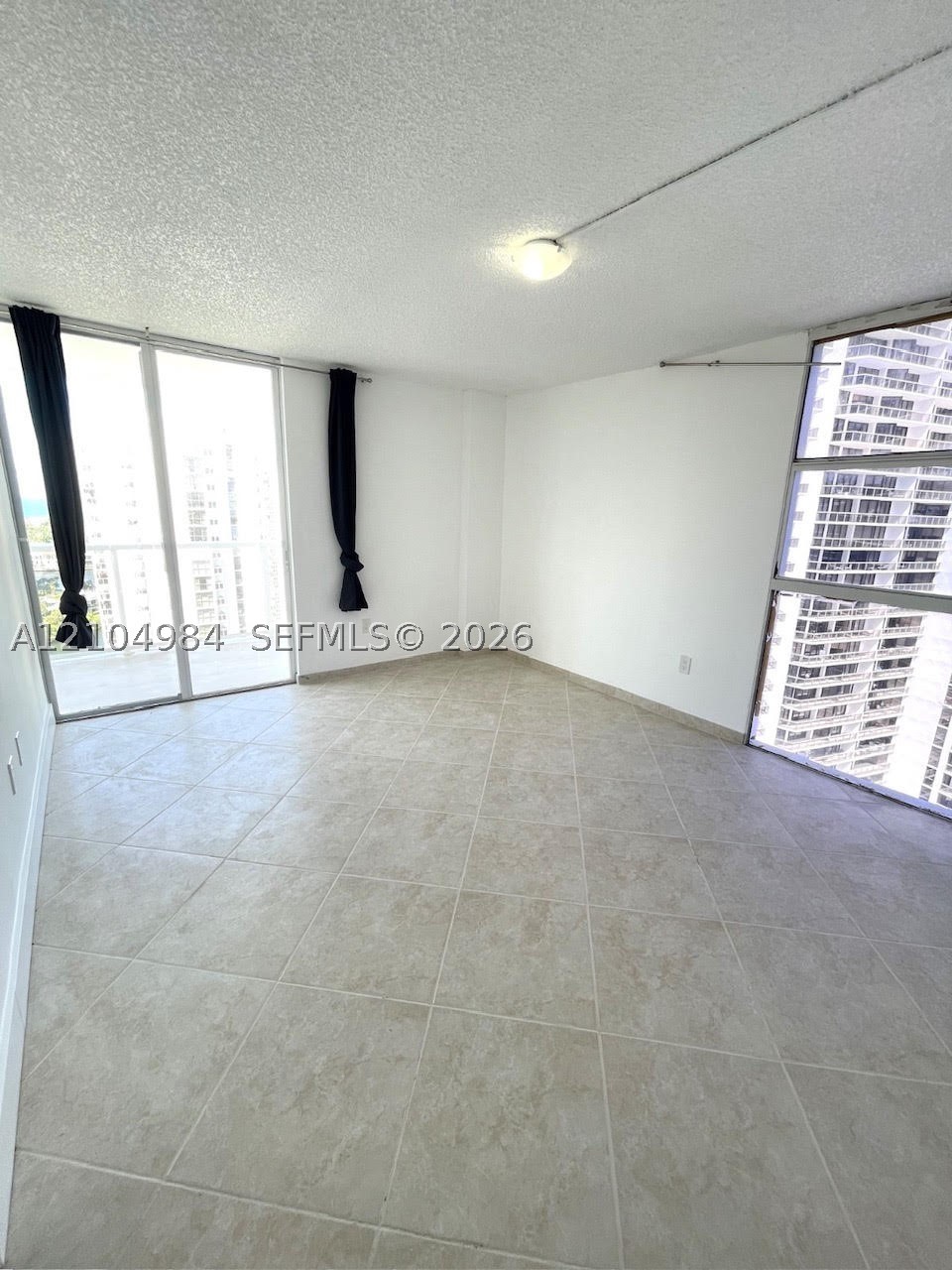 3731 N Country Club Dr #2023, Aventura FL 33180