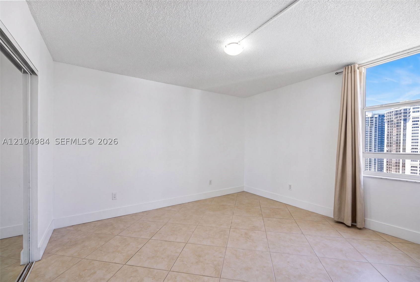 3731 N Country Club Dr #2023, Aventura FL 33180