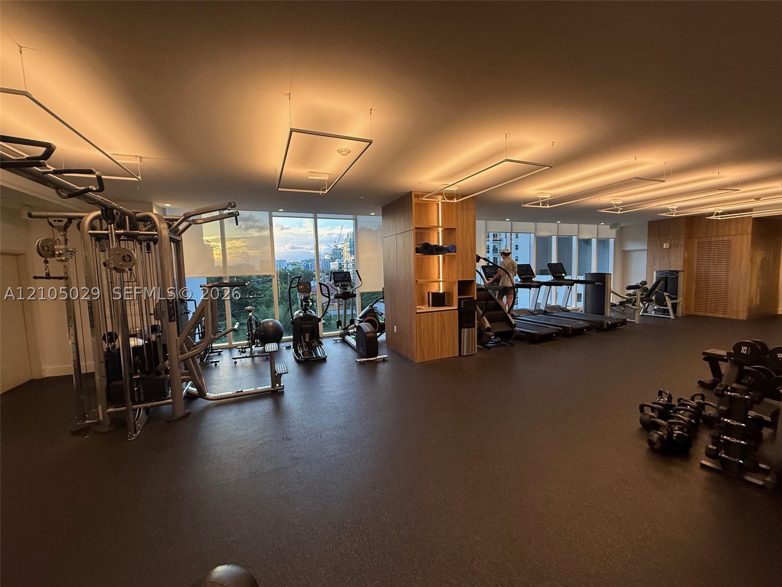 600 NE 27th St #1203, Miami FL 33137