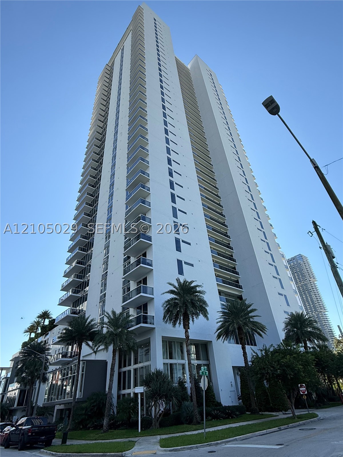 600 NE 27th St #1203, Miami FL 33137