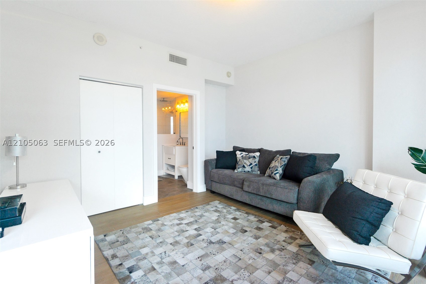 60 SW 13th St #4802, Miami FL 33130