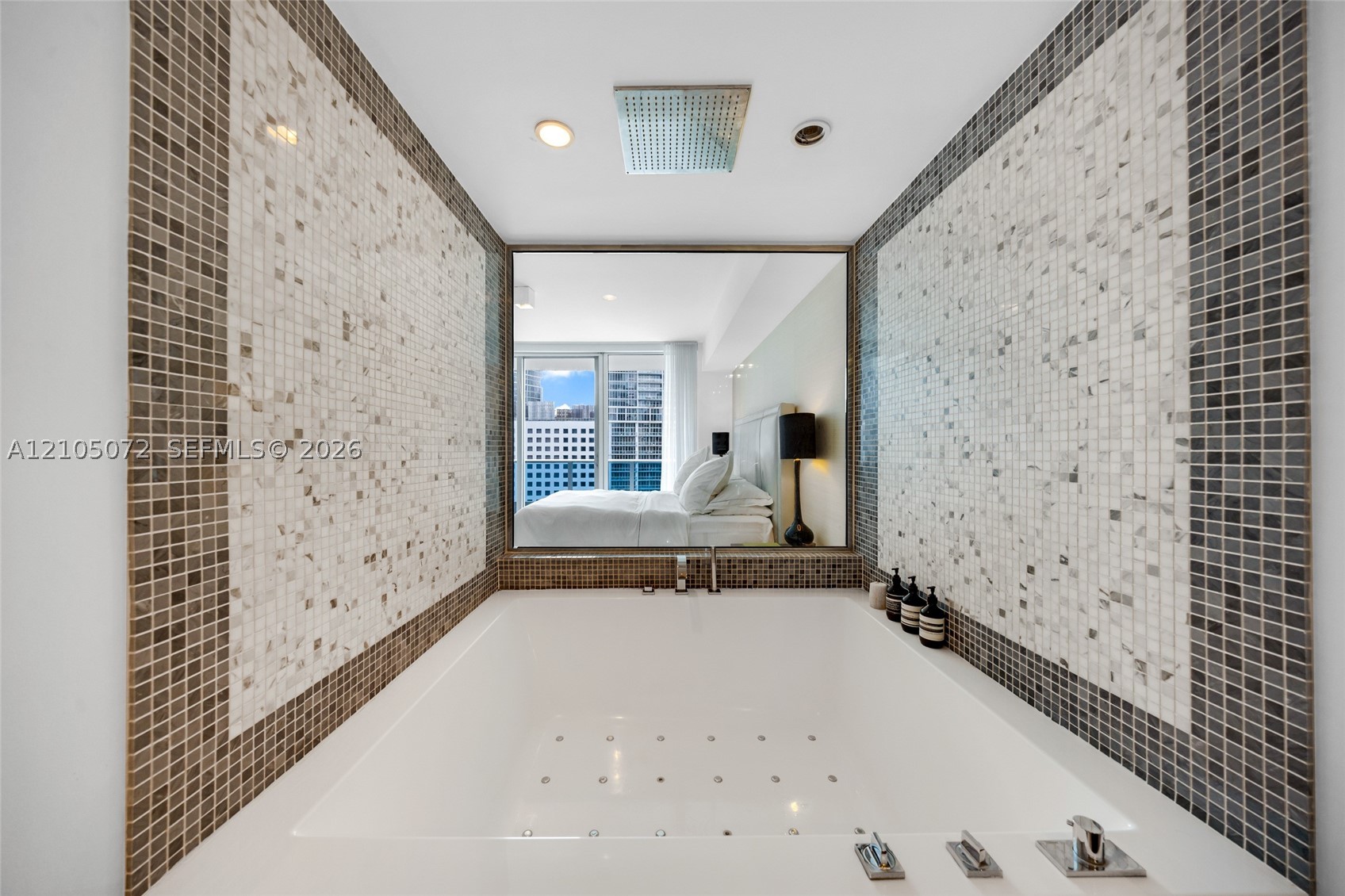 200 Biscayne Boulevard Way #904, Miami FL 33131