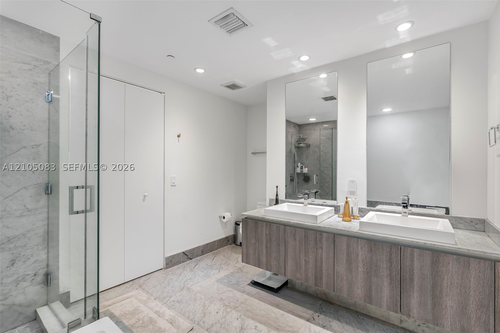 801 S Miami Ave #2810, Miami FL 33130