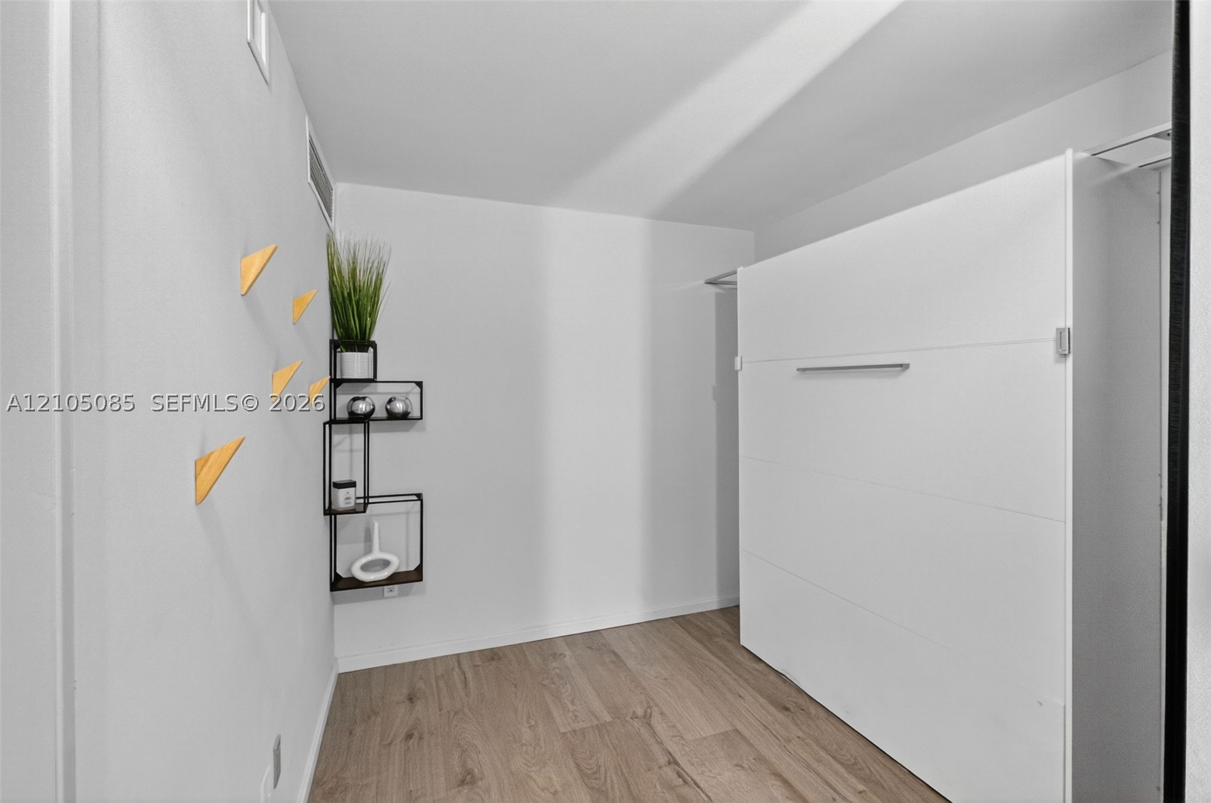 50 Biscayne Blvd #710, Miami FL 33132