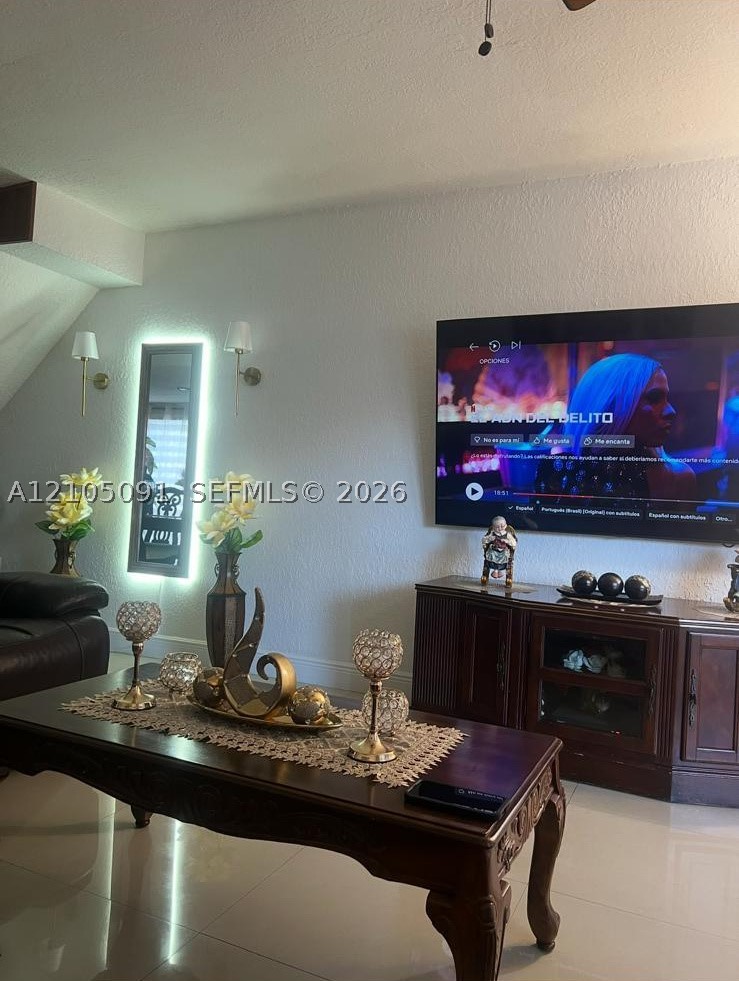 4211 W 10th Ln, Hialeah FL 33012