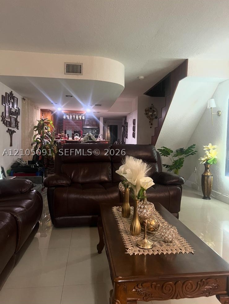 4211 W 10th Ln, Hialeah FL 33012