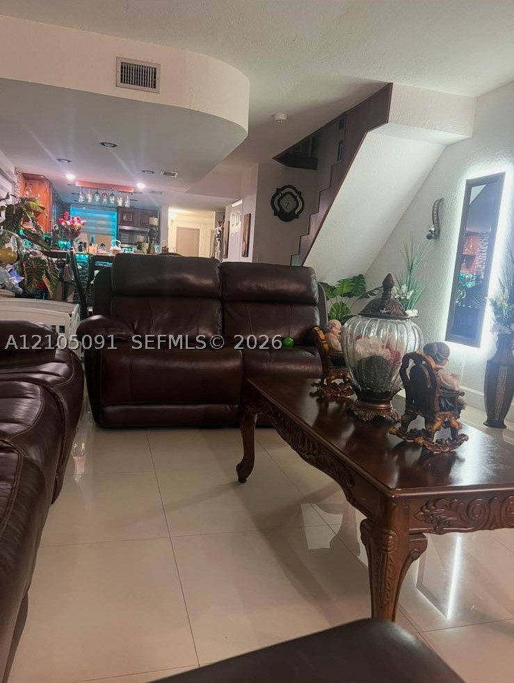 4211 W 10th Ln, Hialeah FL 33012