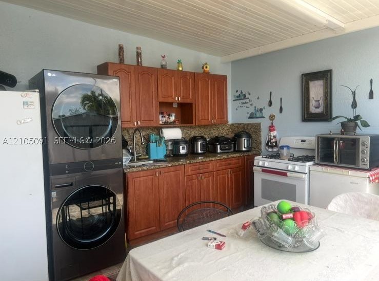 4211 W 10th Ln, Hialeah FL 33012