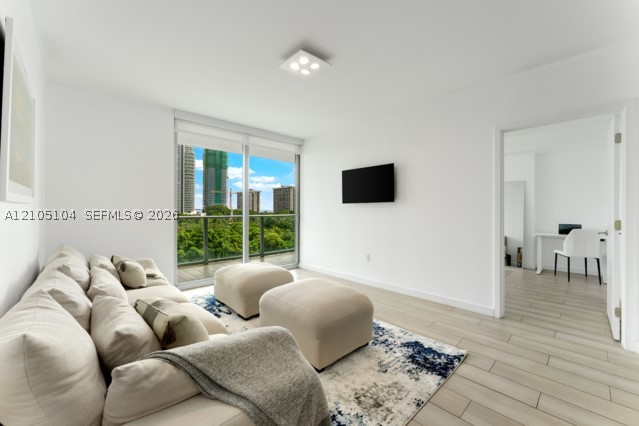 1600 SW 1st Ave #707, Miami FL 33129