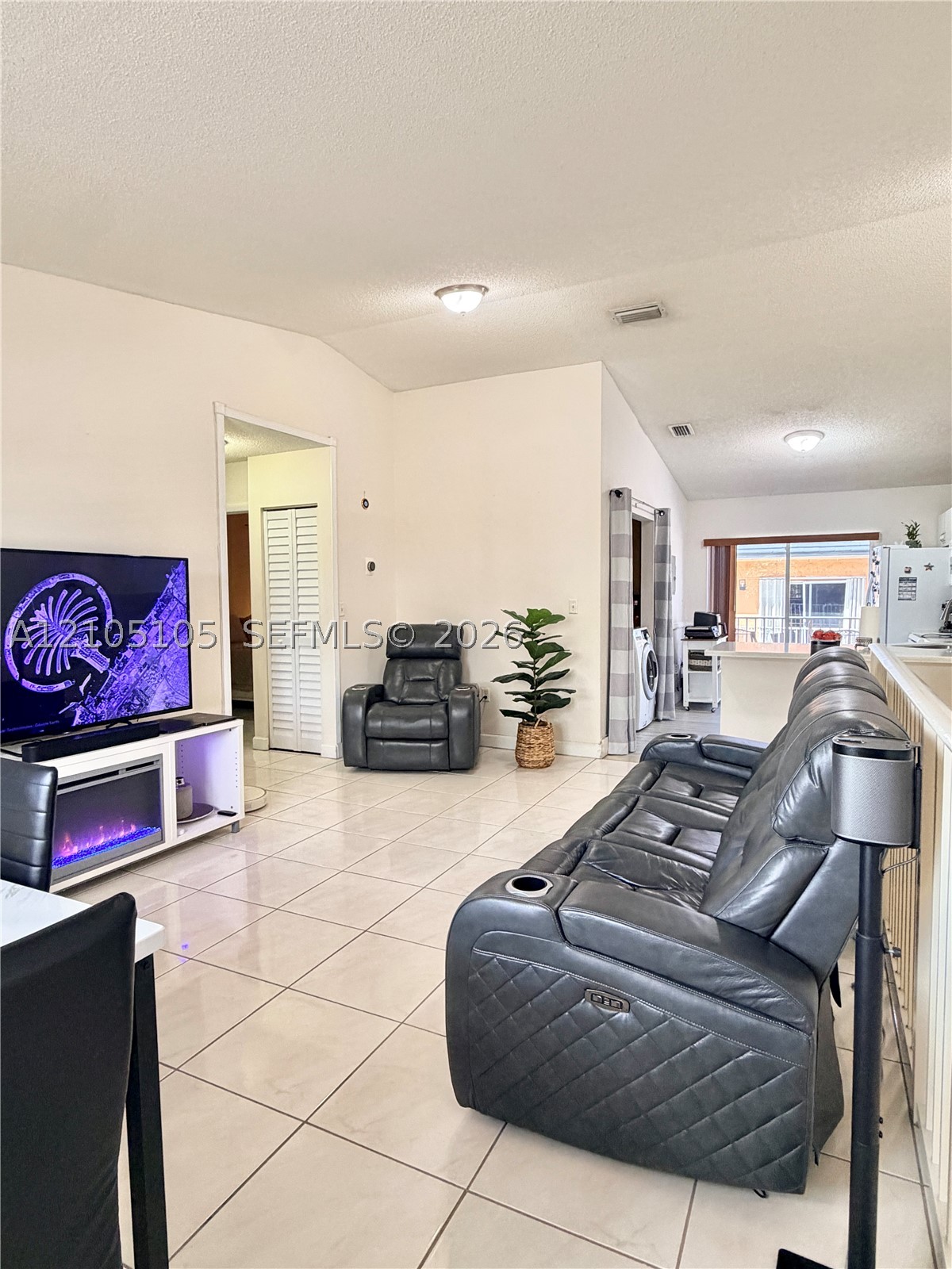 3375 W 76th St #230, Hialeah FL 33018