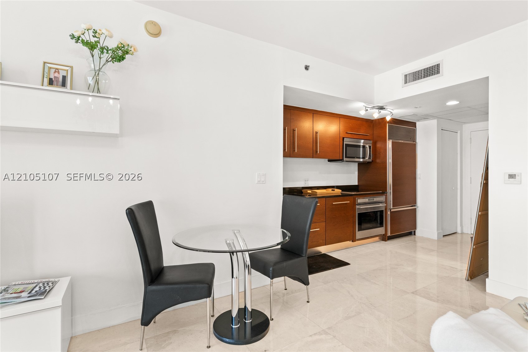 475 Brickell Ave #2610, Miami FL 33131