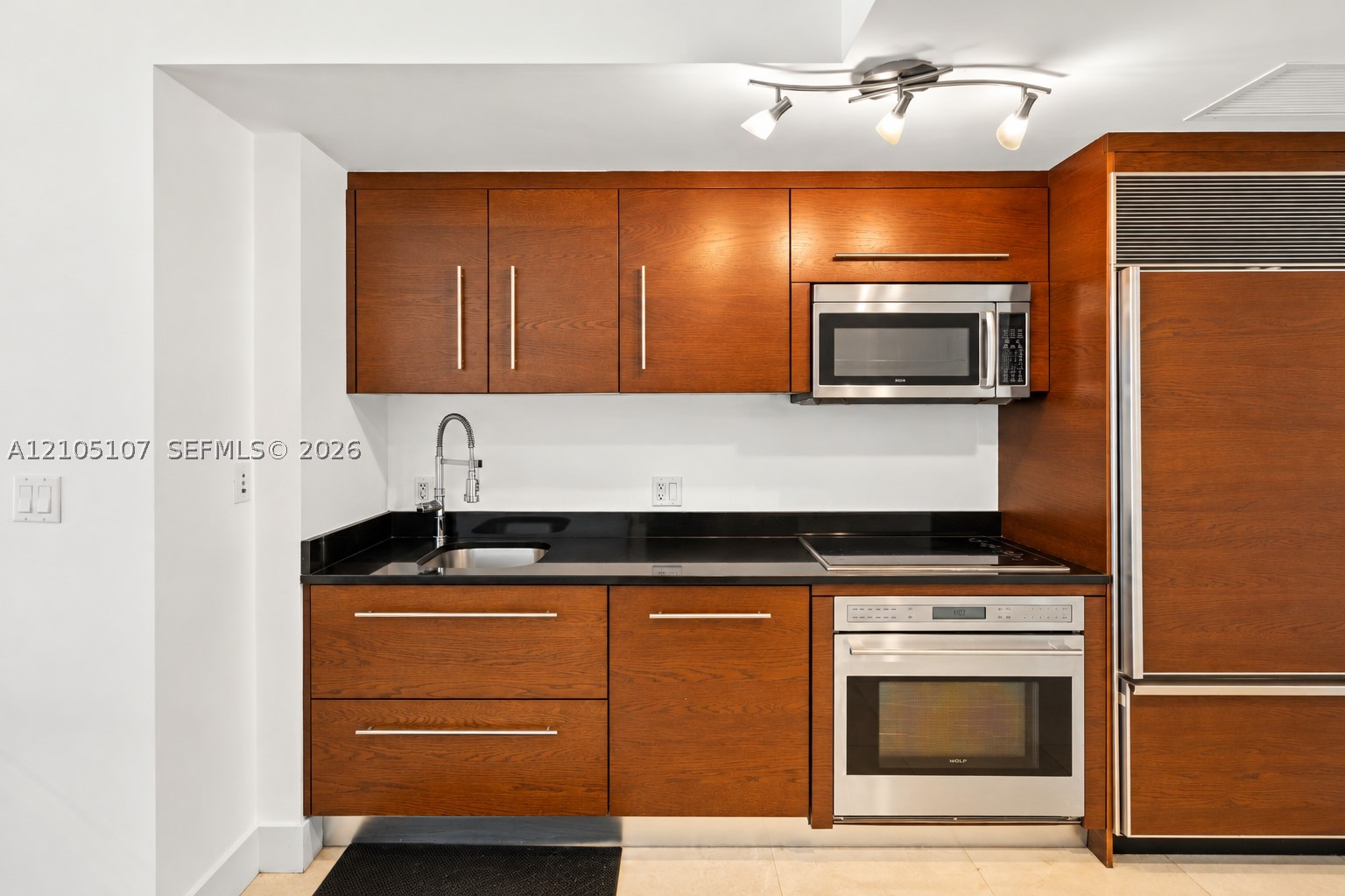 475 Brickell Ave #2610, Miami FL 33131