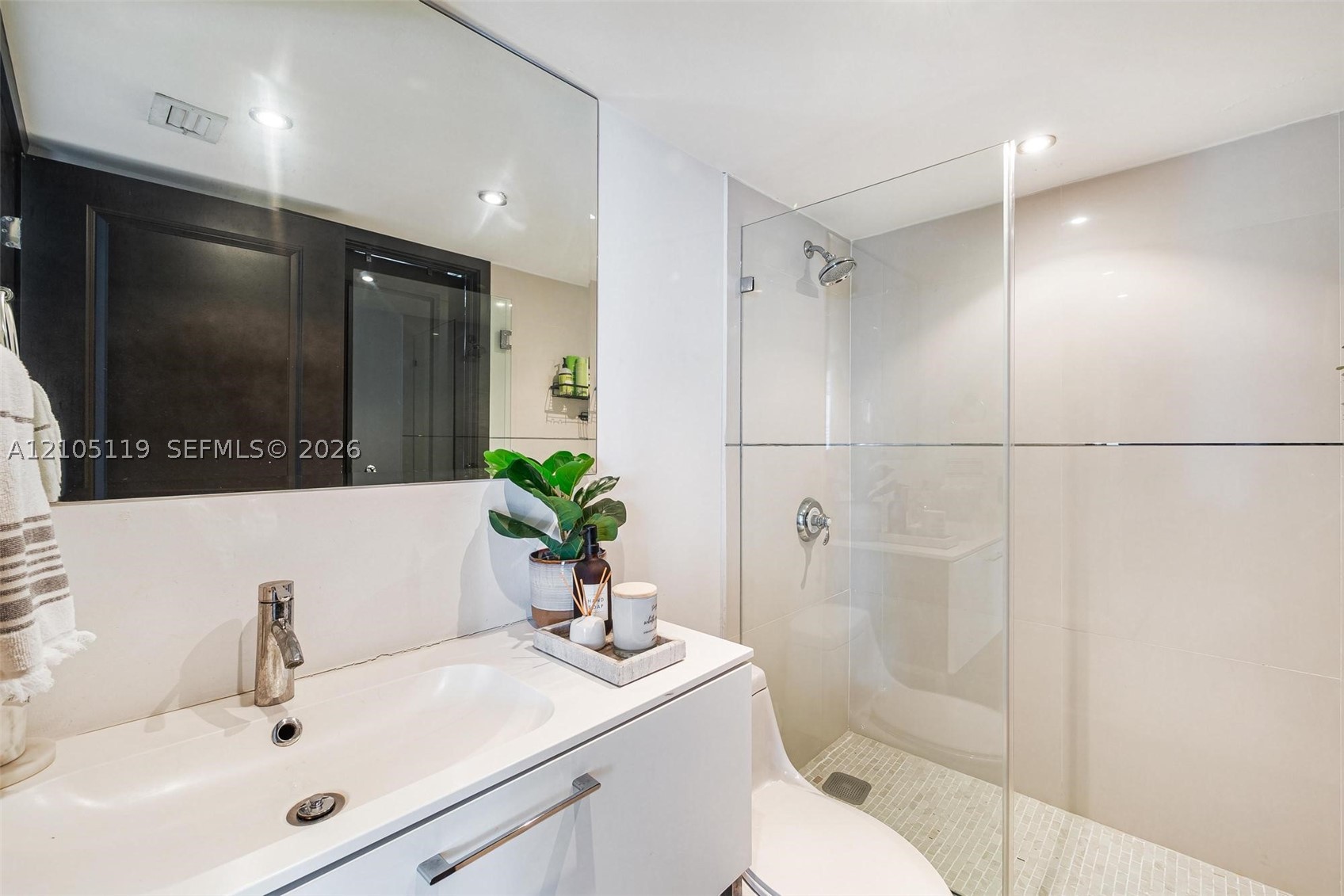 770 Claughton Island Dr #1802, Miami FL 33131