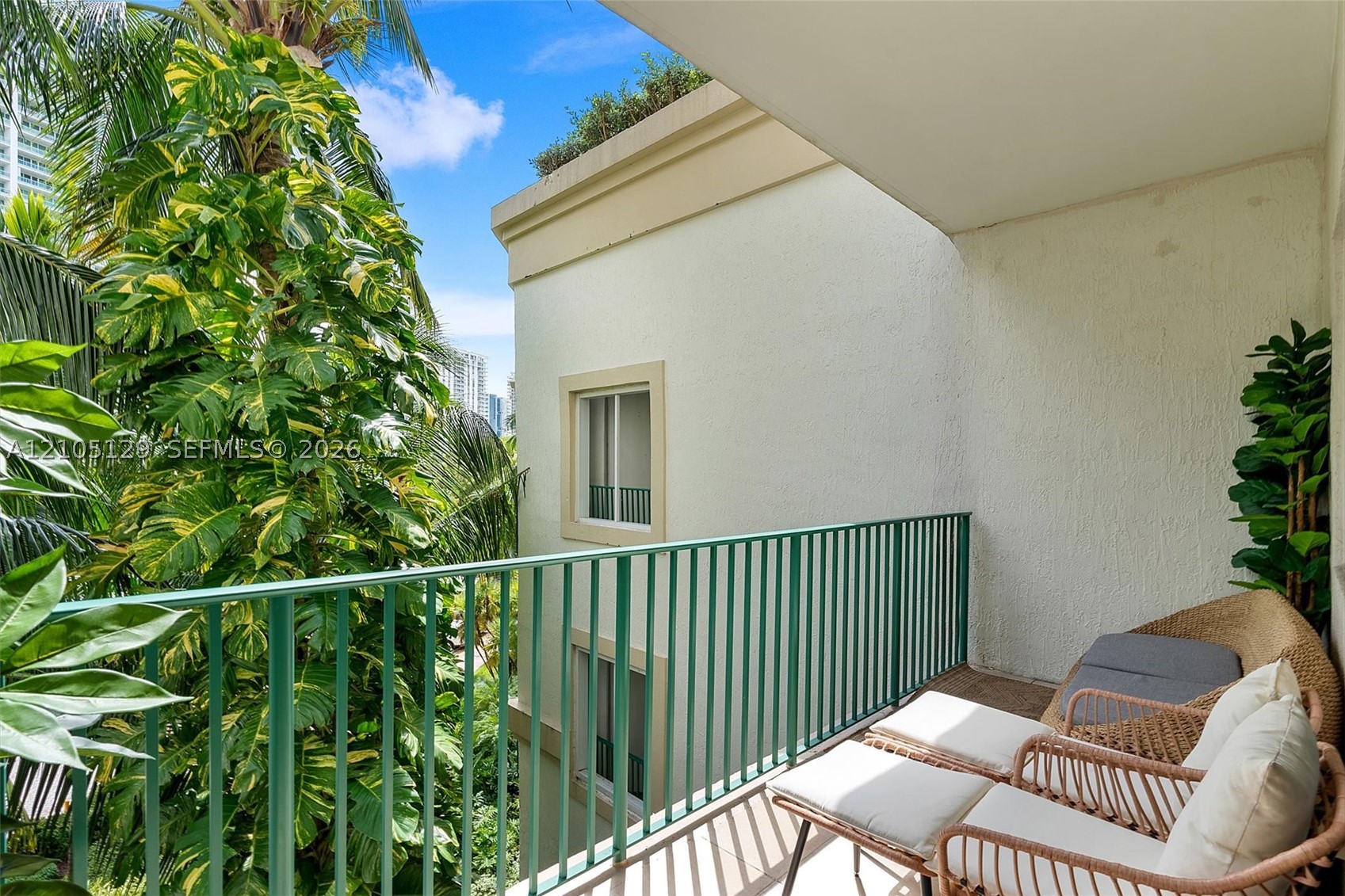20000 E Country Club Dr #401, Aventura FL 33180