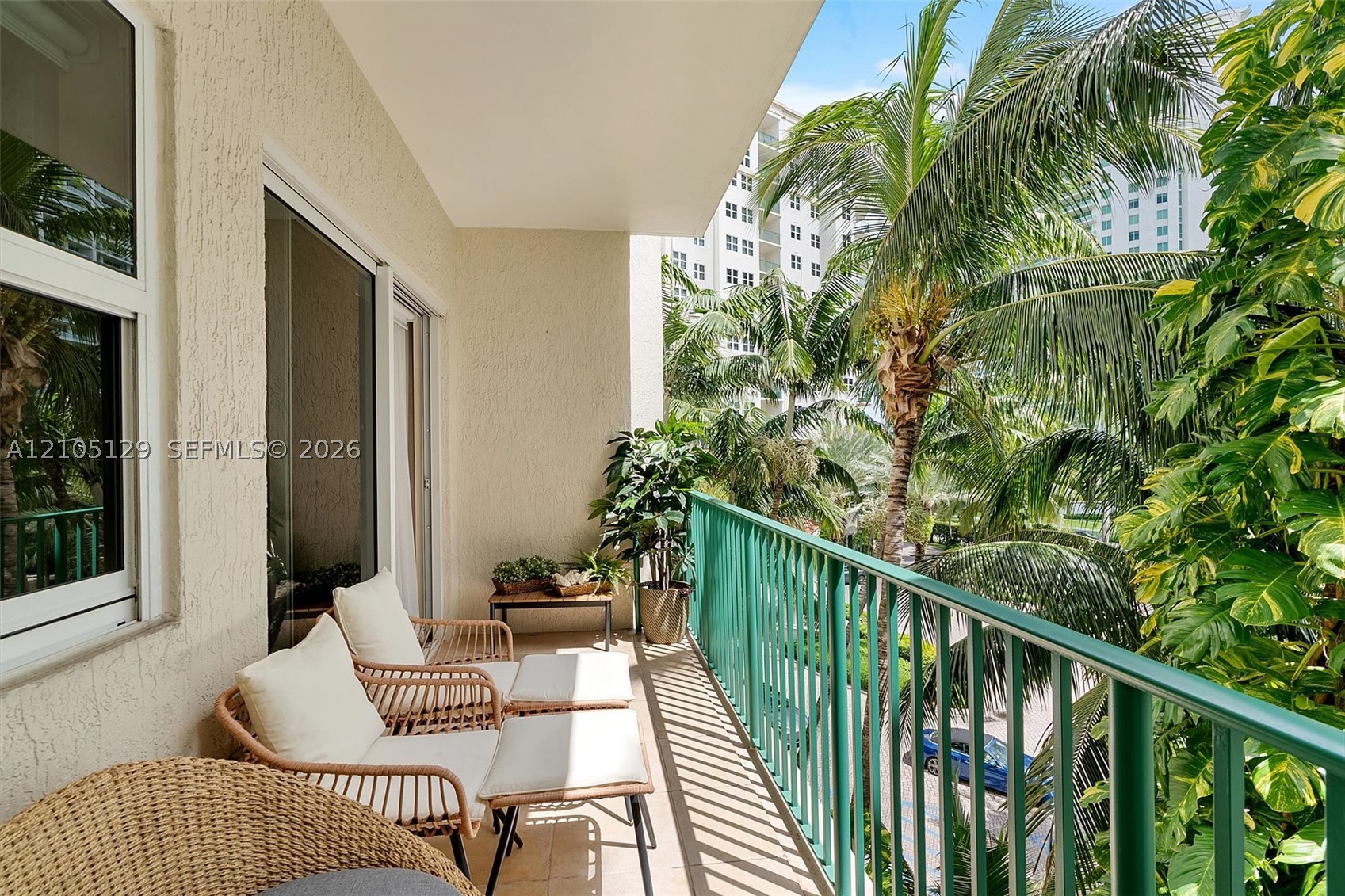 20000 E Country Club Dr #401, Aventura FL 33180
