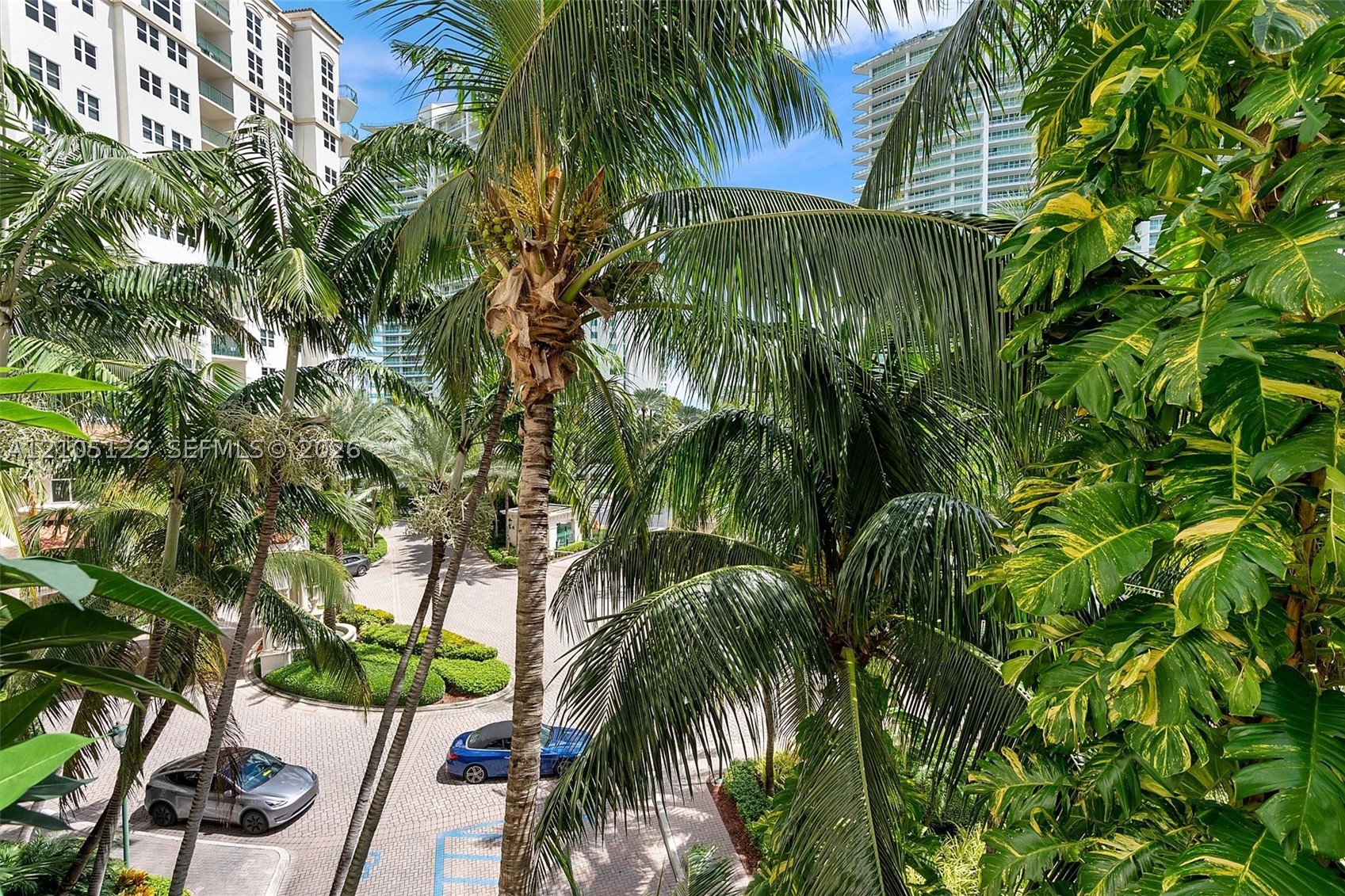 20000 E Country Club Dr #401, Aventura FL 33180