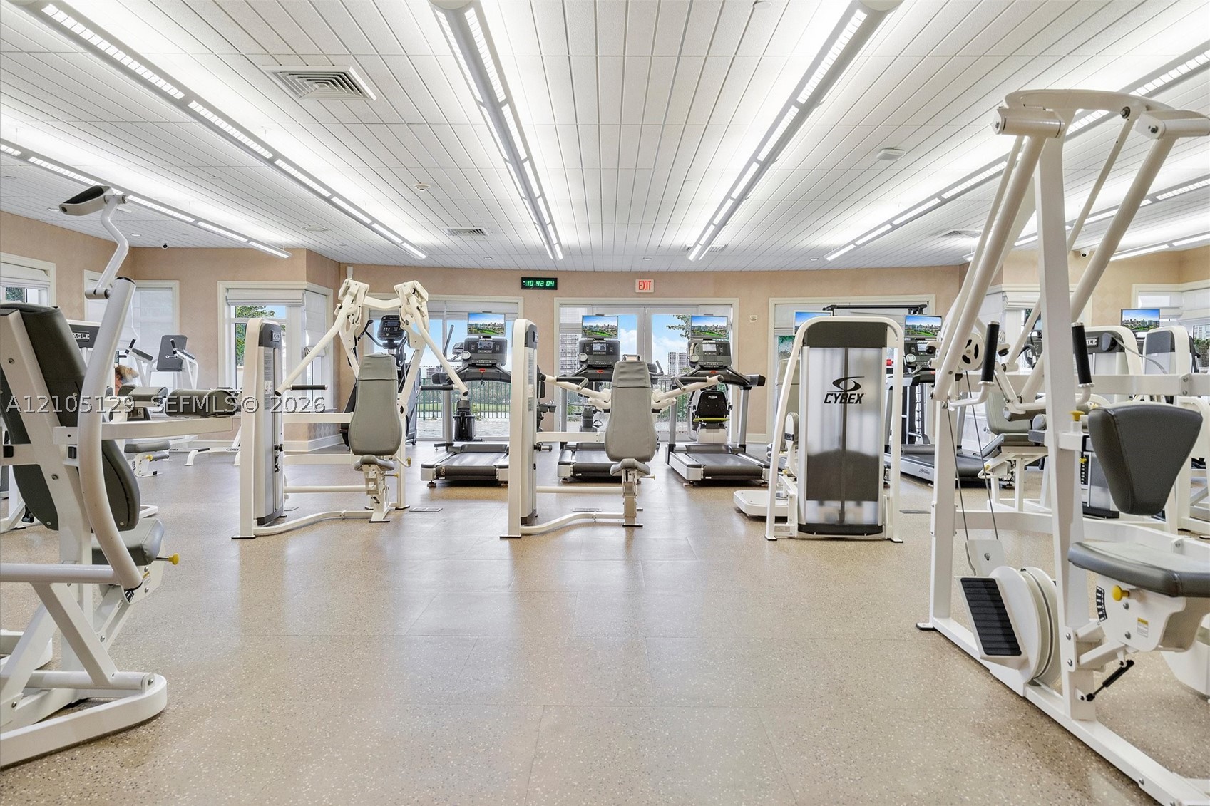 20000 E Country Club Dr #401, Aventura FL 33180