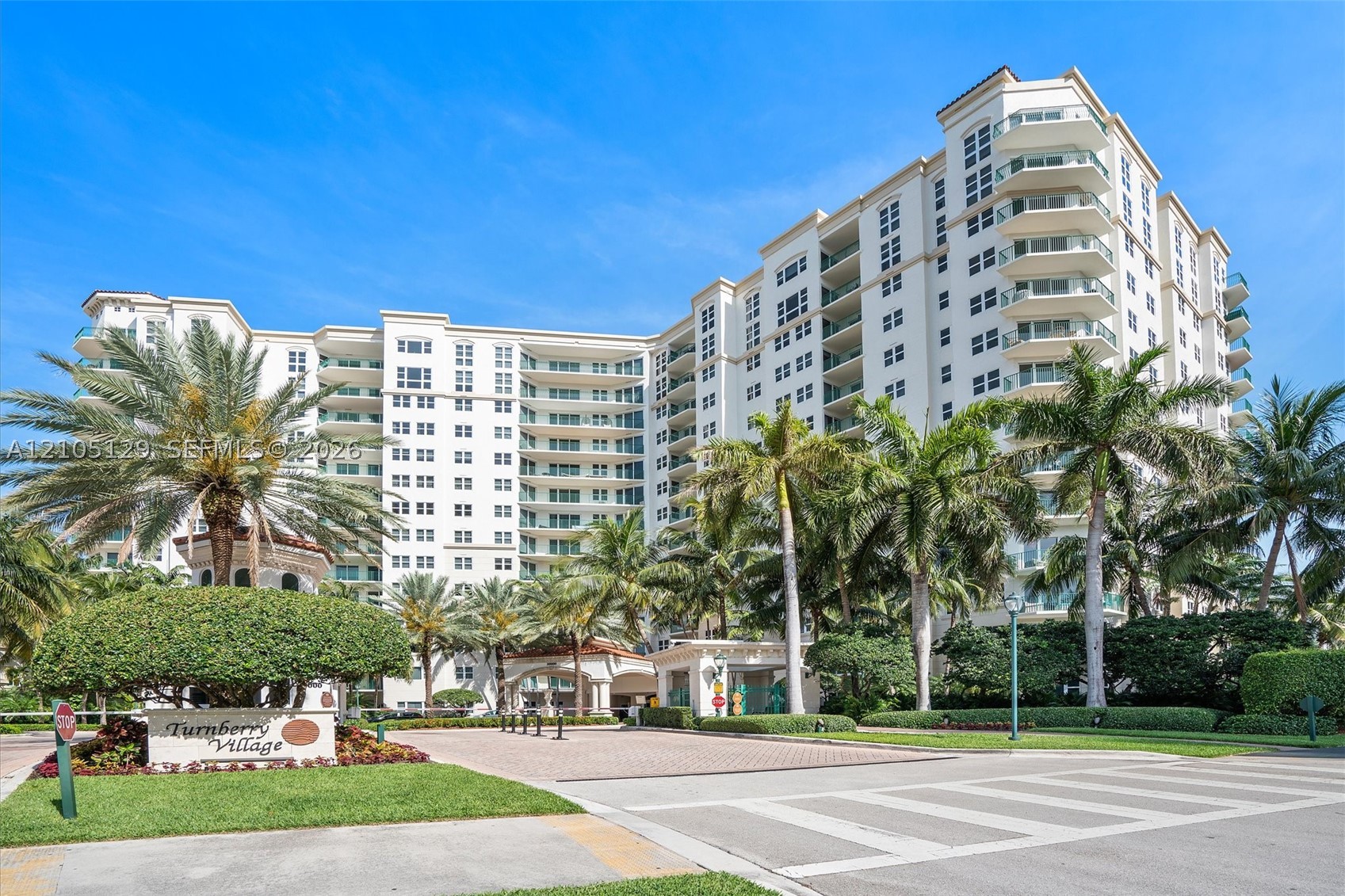 20000 E Country Club Dr #401, Aventura FL 33180