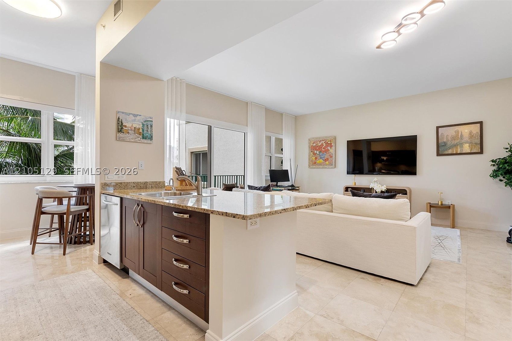 20000 E Country Club Dr #401, Aventura FL 33180