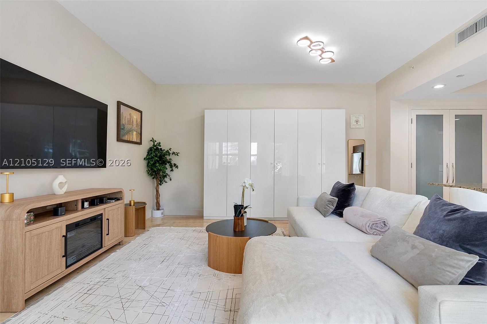 20000 E Country Club Dr #401, Aventura FL 33180