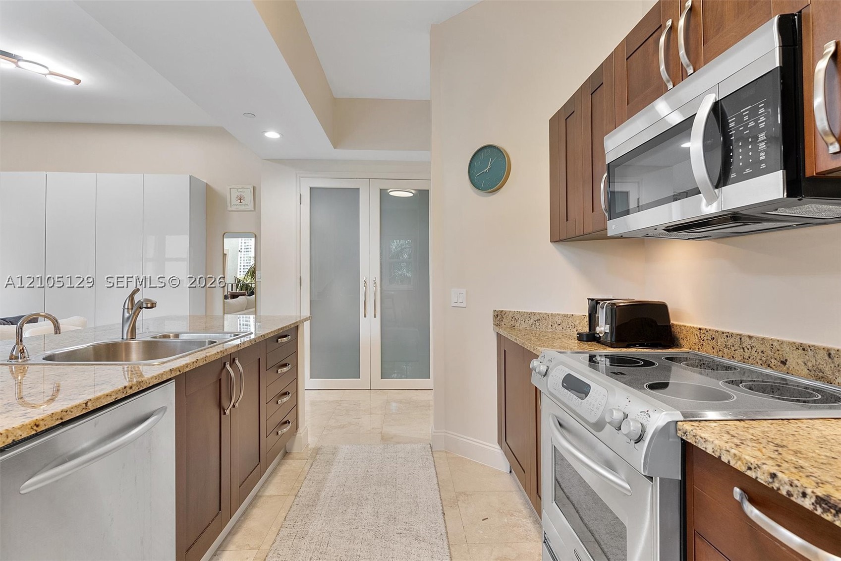 20000 E Country Club Dr #401, Aventura FL 33180