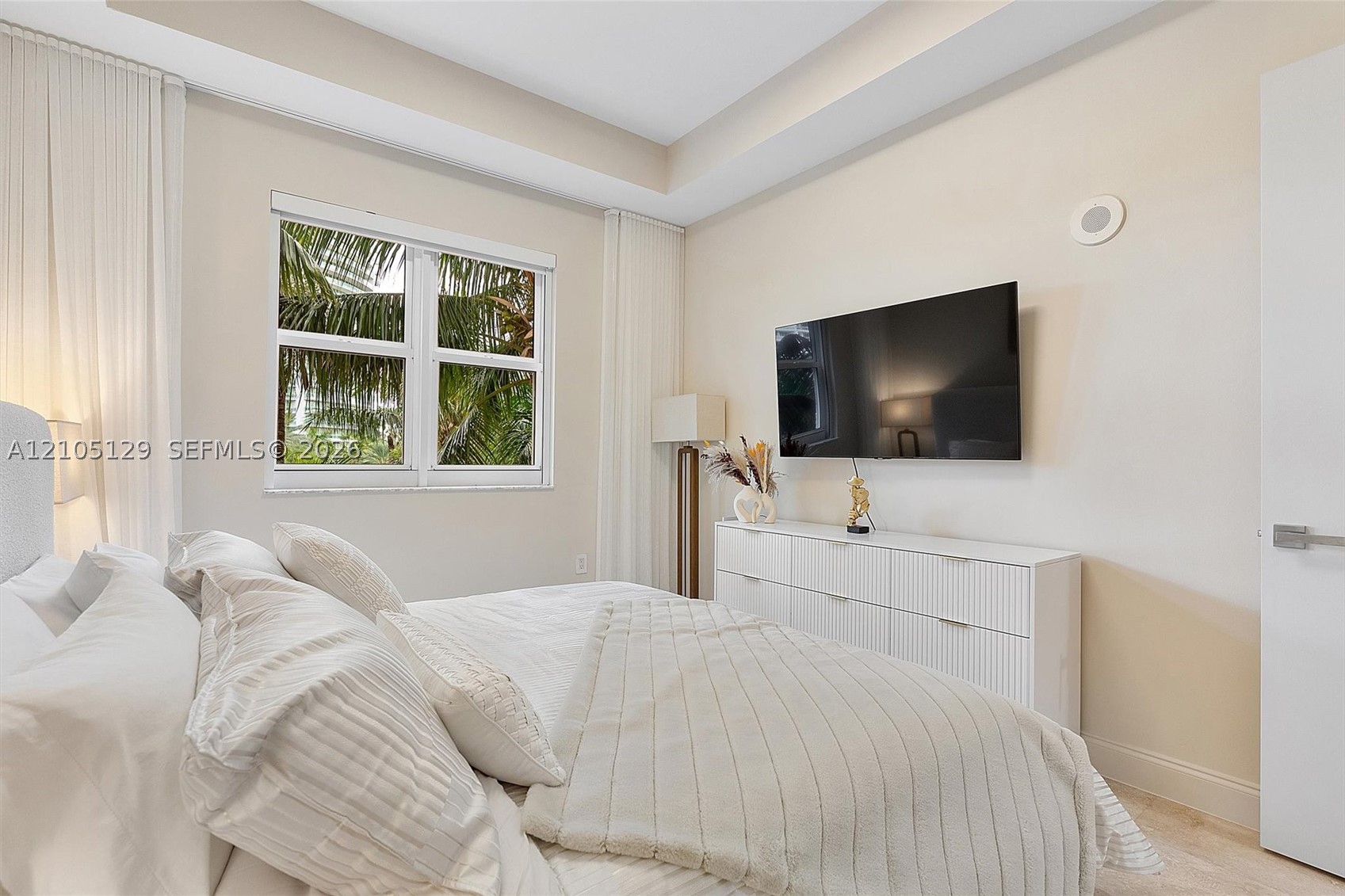 20000 E Country Club Dr #401, Aventura FL 33180