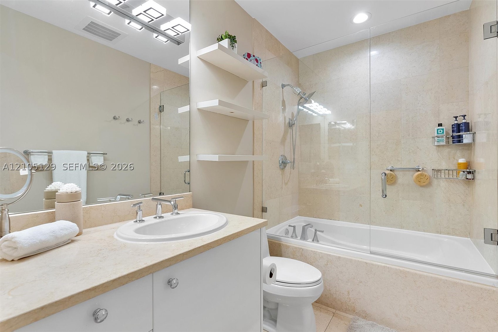 20000 E Country Club Dr #401, Aventura FL 33180