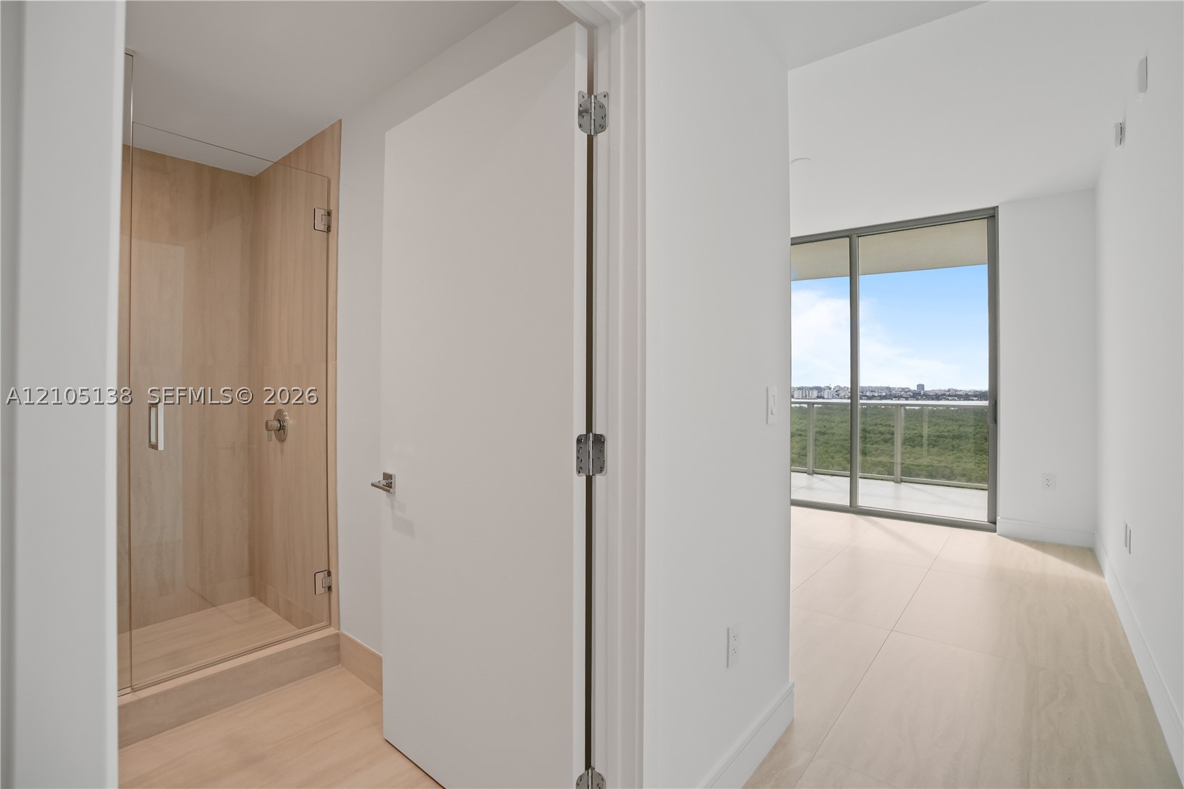2411 LAGUNA CIRCLE #1505, North Miami FL 33181