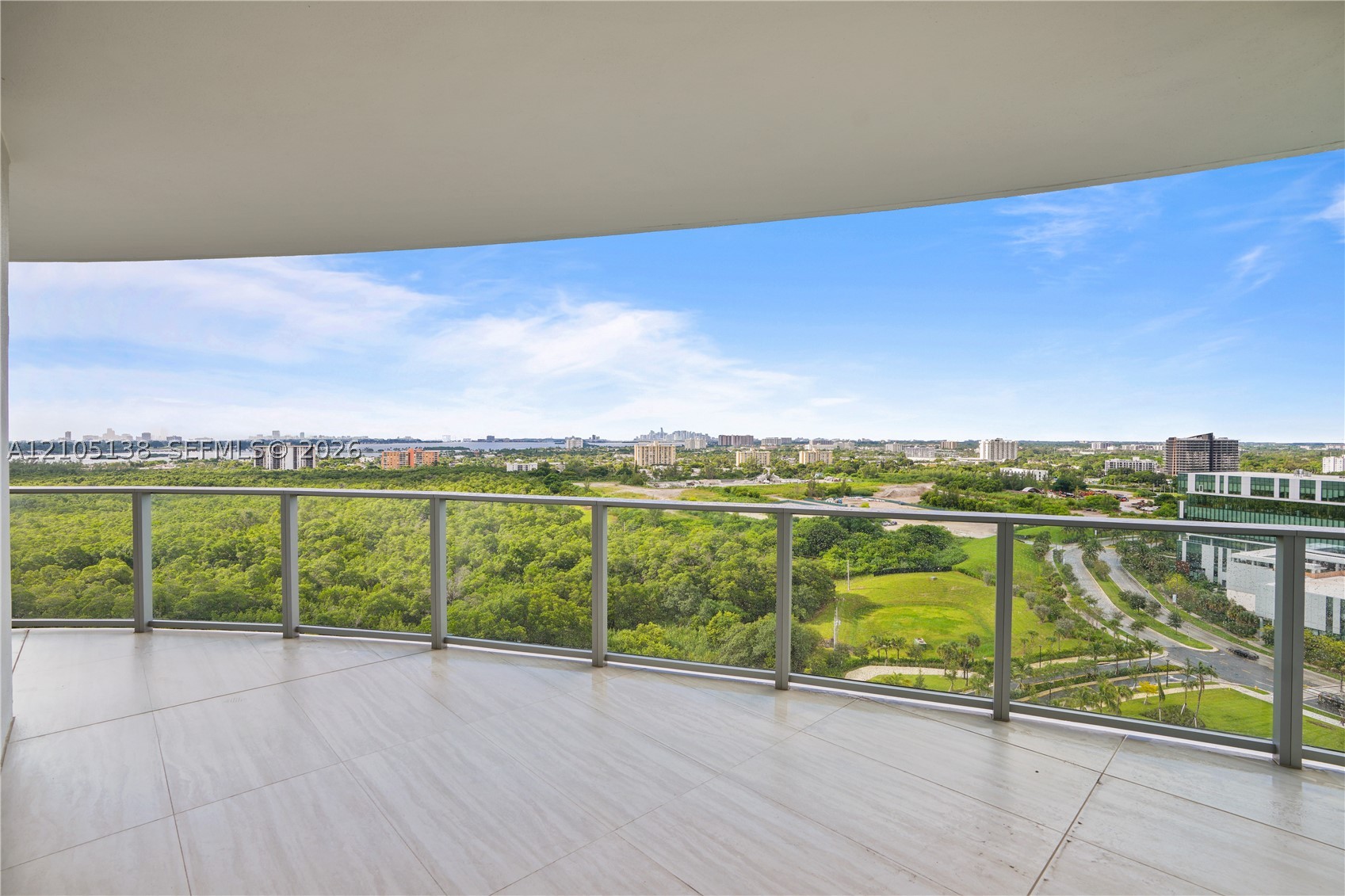 2411 LAGUNA CIRCLE #1505, North Miami FL 33181