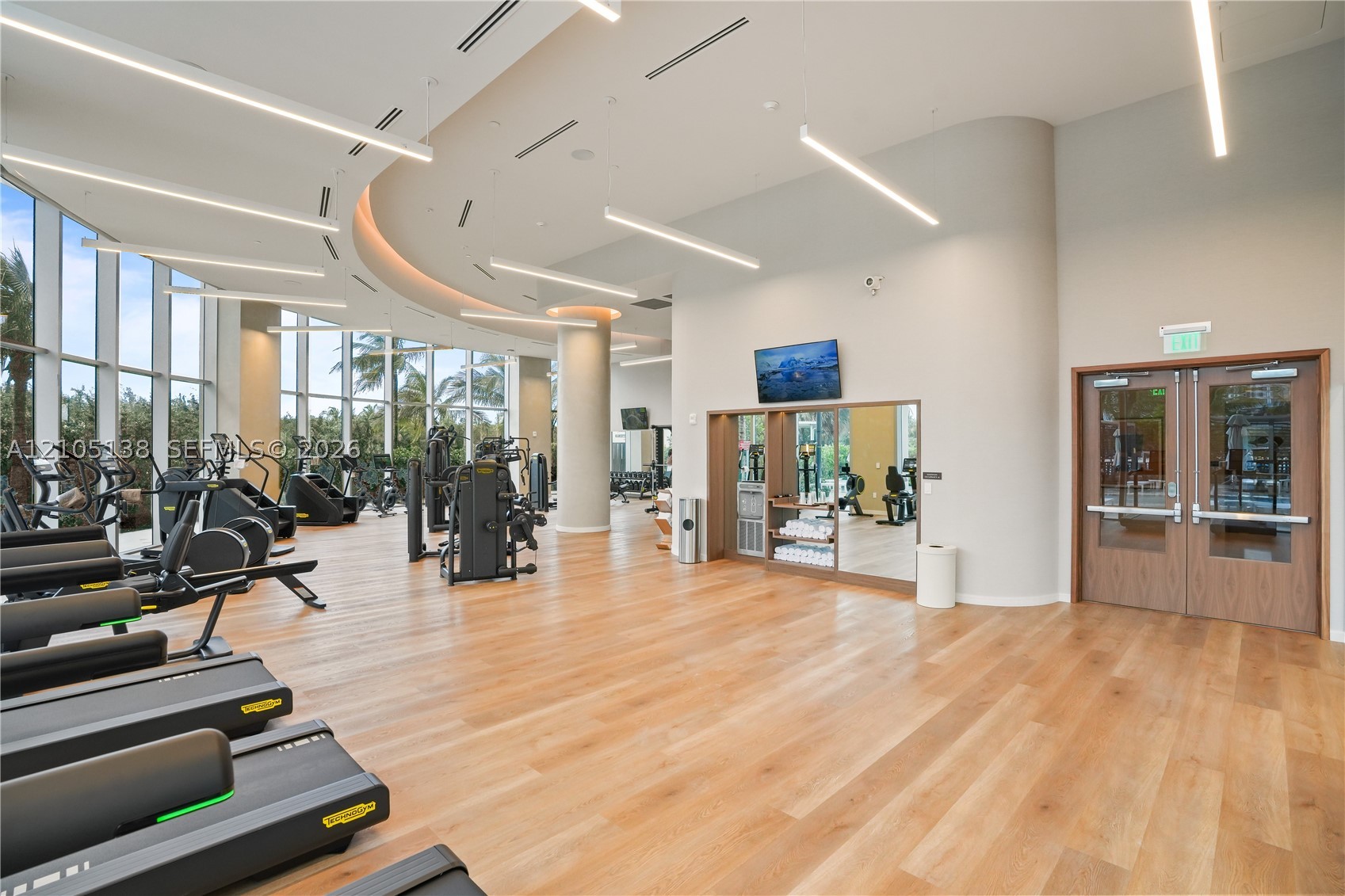 2411 LAGUNA CIRCLE #1505, North Miami FL 33181