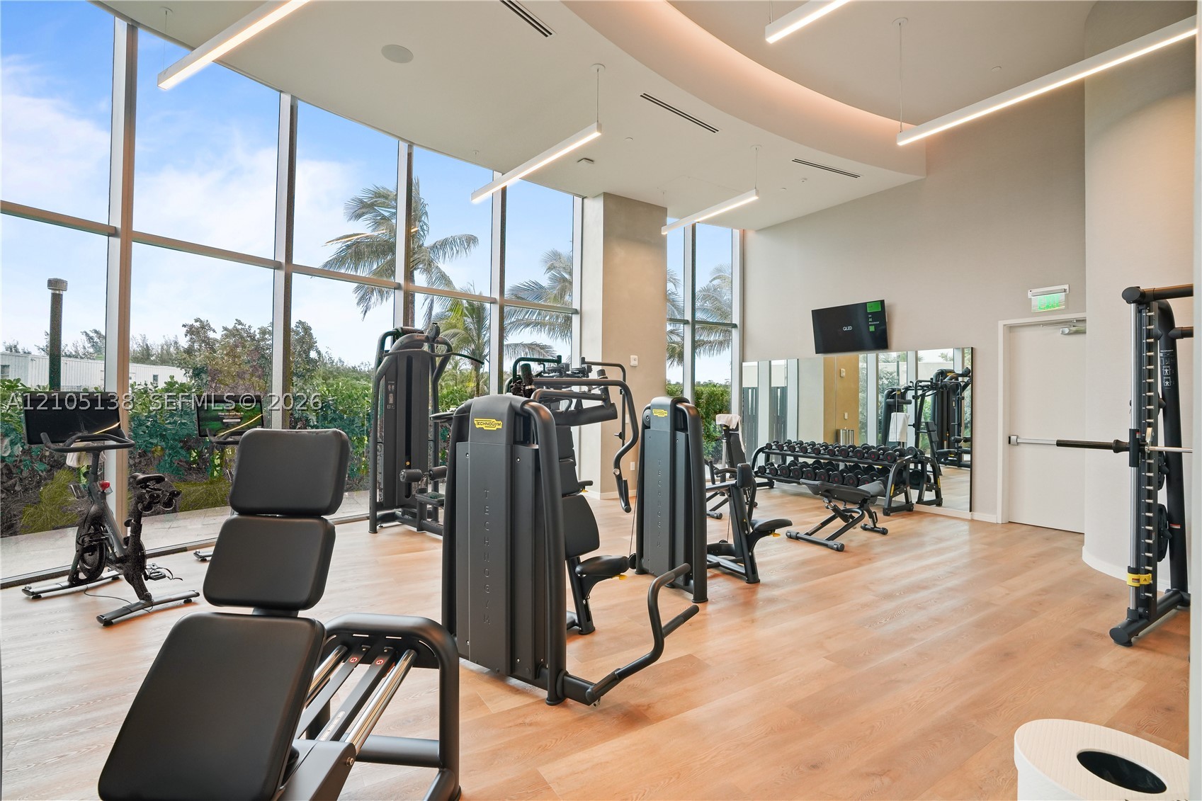 2411 LAGUNA CIRCLE #1505, North Miami FL 33181