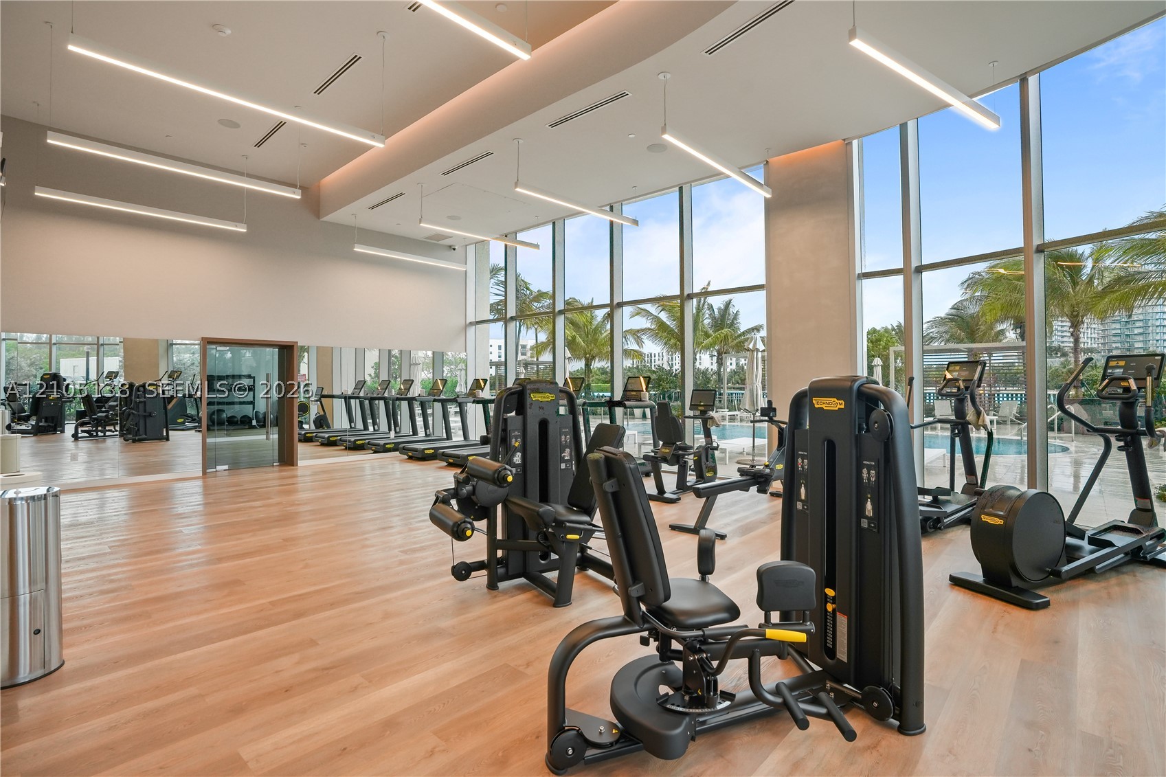 2411 LAGUNA CIRCLE #1505, North Miami FL 33181