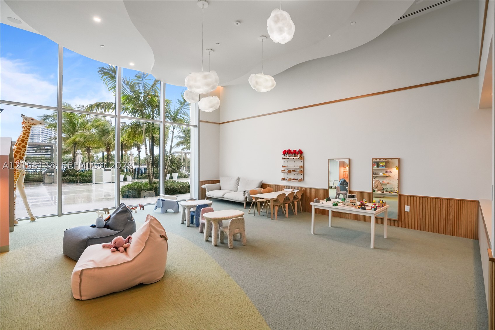 2411 LAGUNA CIRCLE #1505, North Miami FL 33181