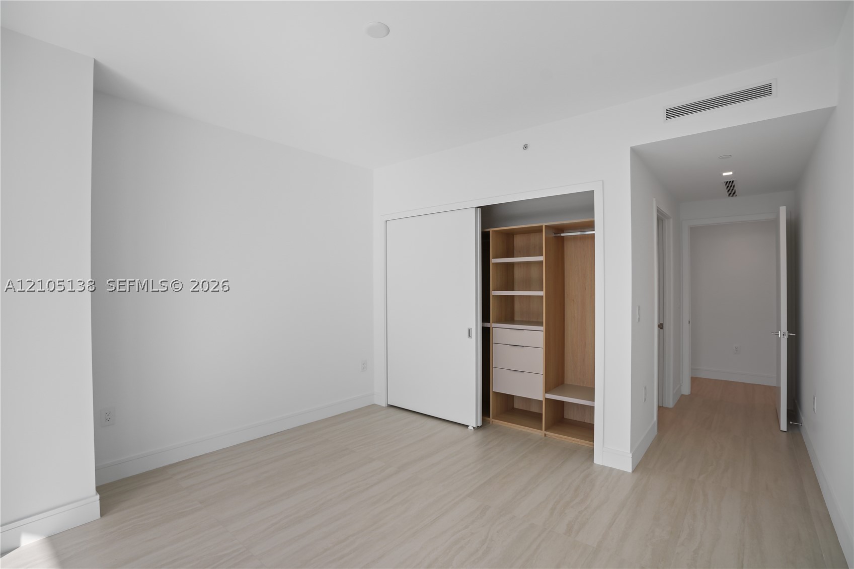 2411 LAGUNA CIRCLE #1505, North Miami FL 33181
