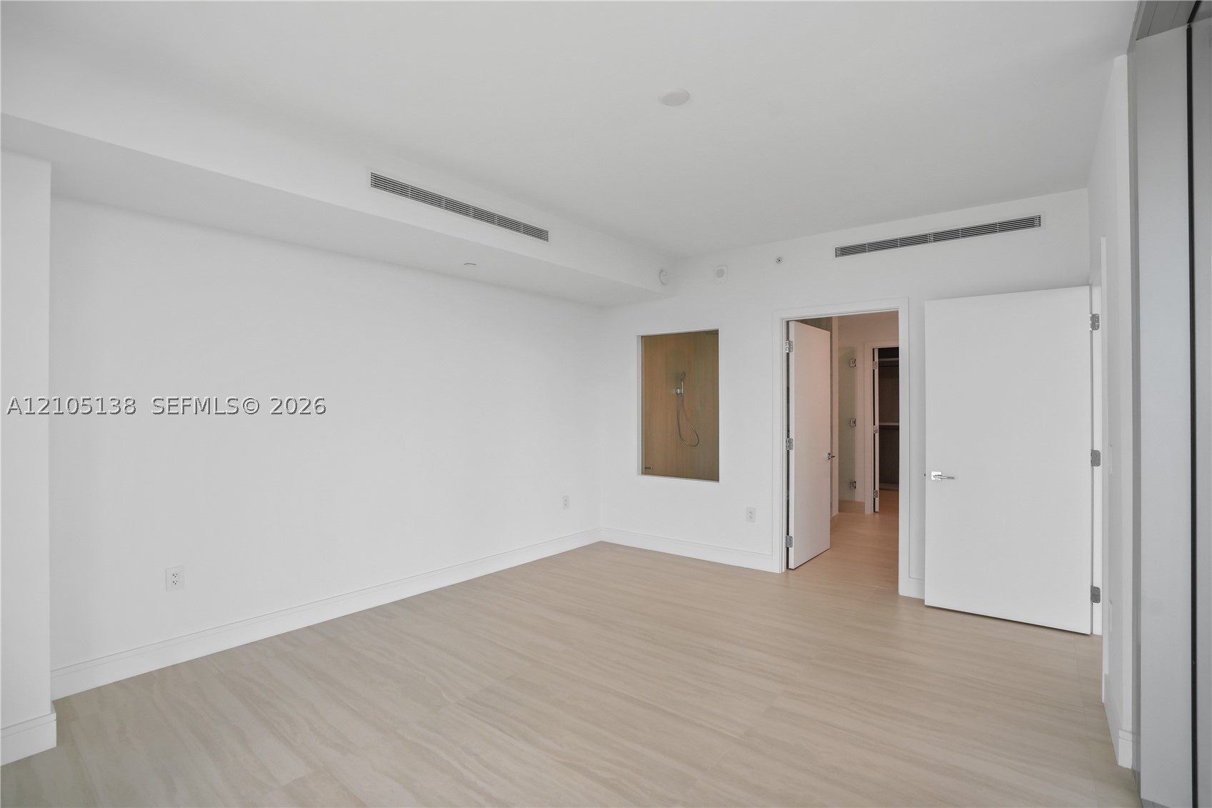 2411 LAGUNA CIRCLE #1505, North Miami FL 33181