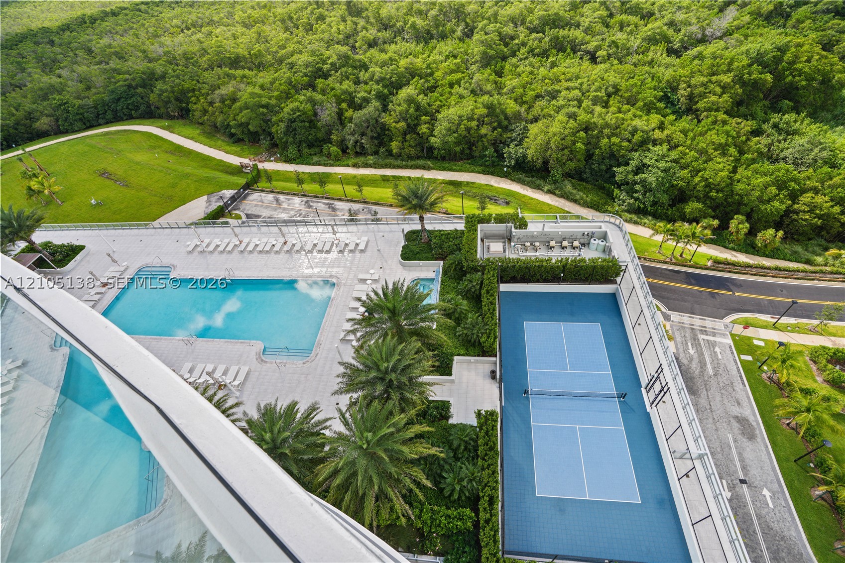 2411 LAGUNA CIRCLE #1505, North Miami FL 33181