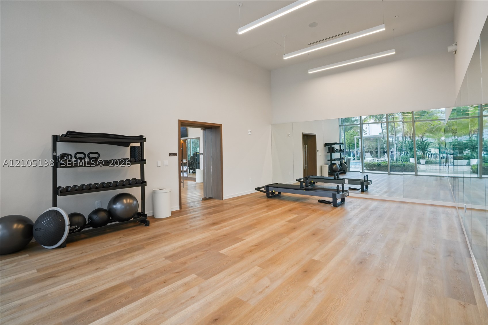 2411 LAGUNA CIRCLE #1505, North Miami FL 33181