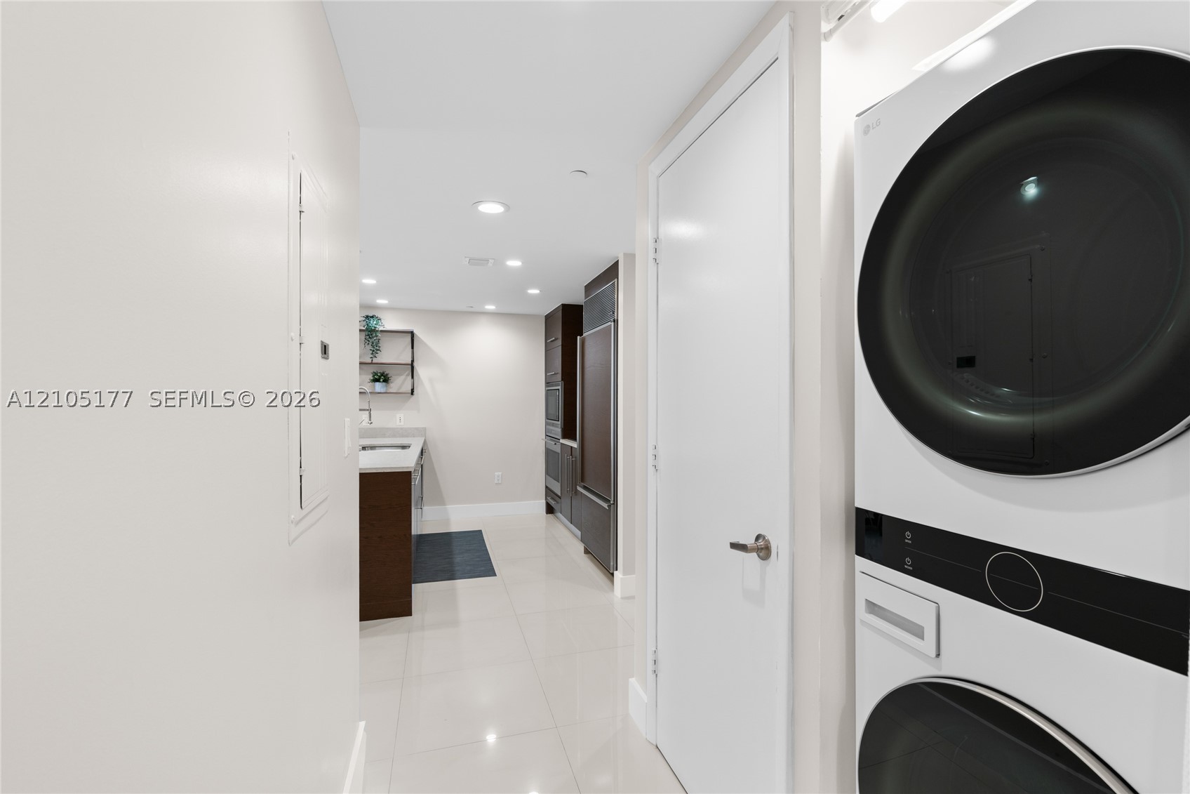 475 Brickell Ave #2414, Miami FL 33131