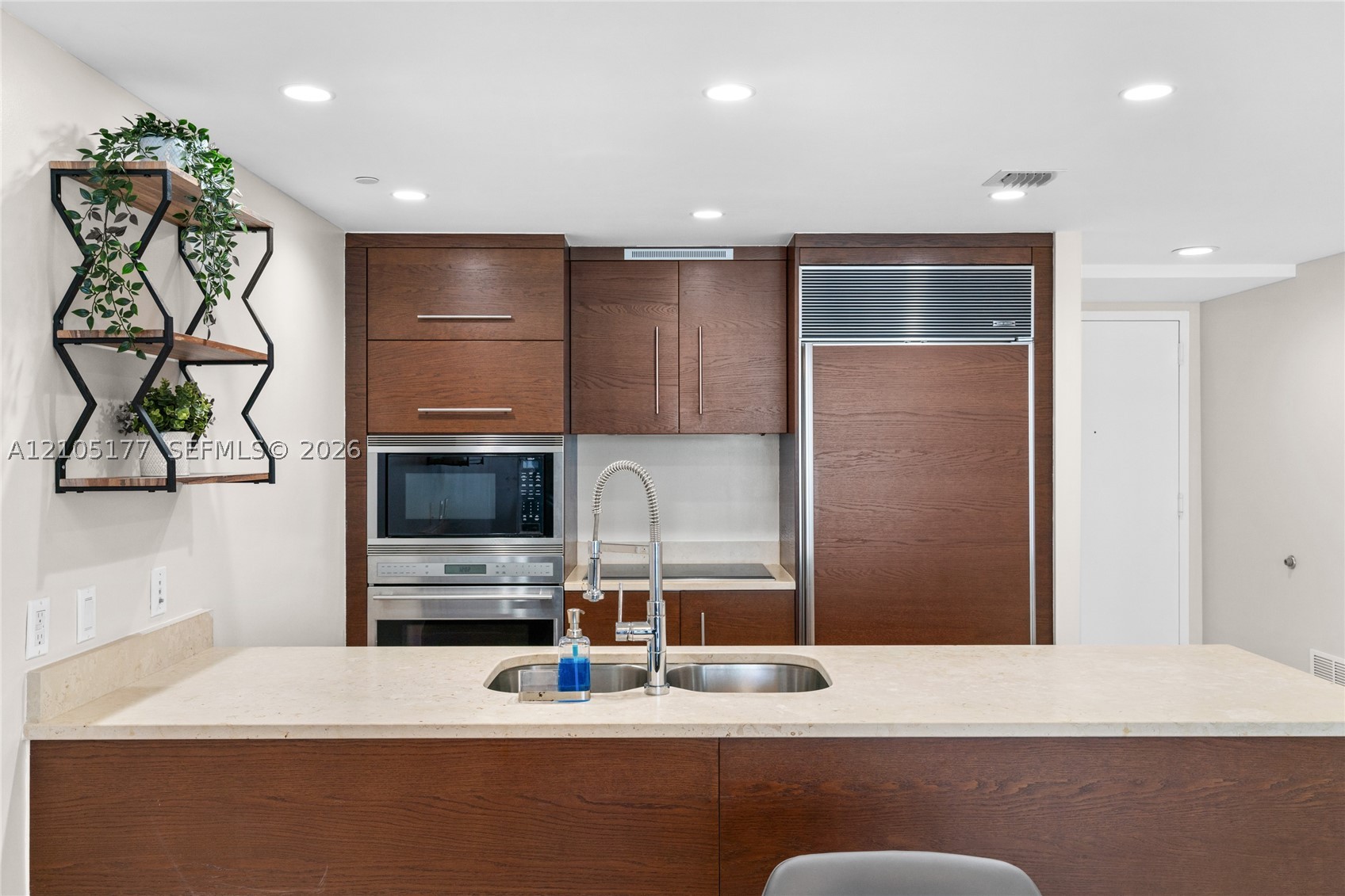475 Brickell Ave #2414, Miami FL 33131